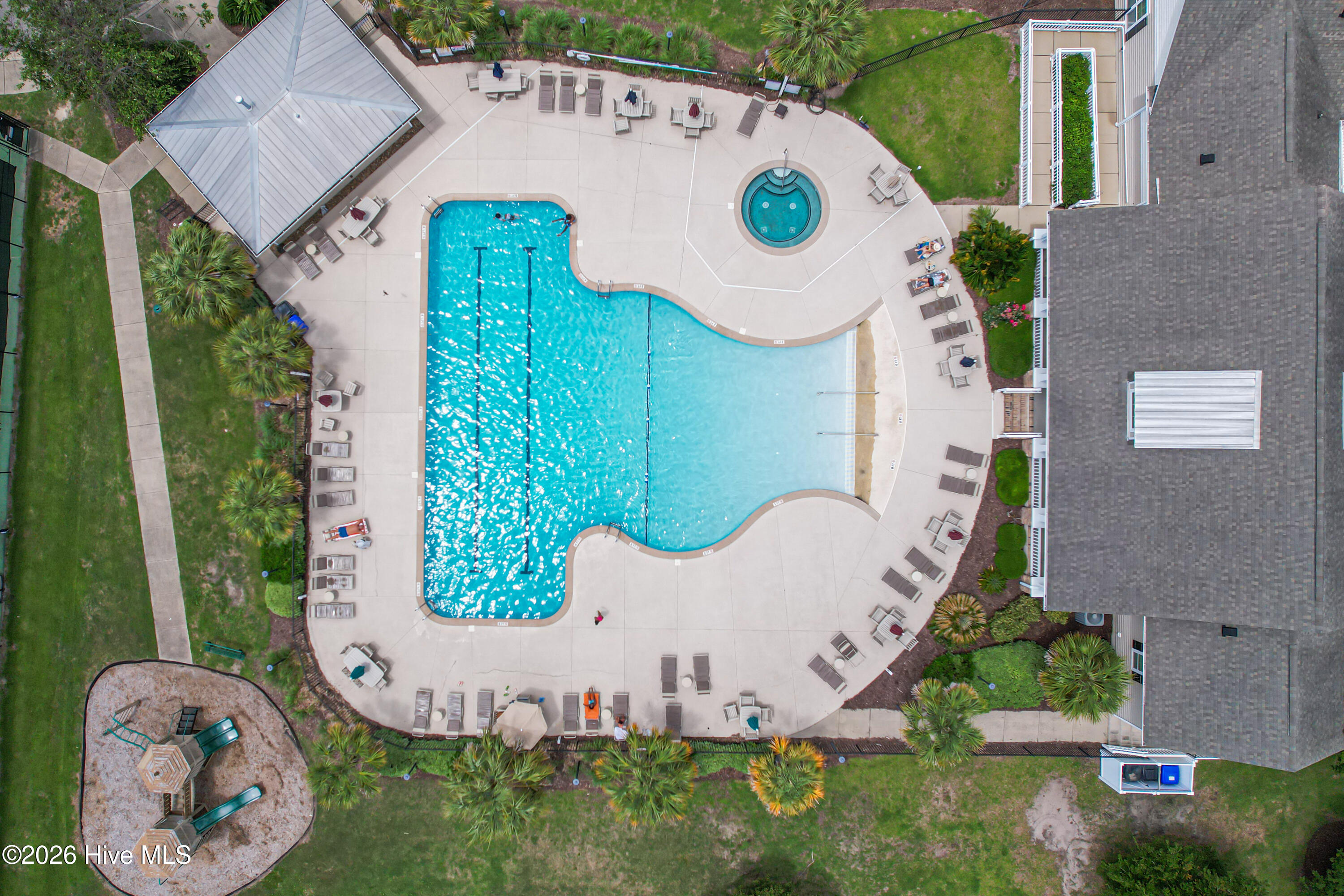 100558549 | Photo 15