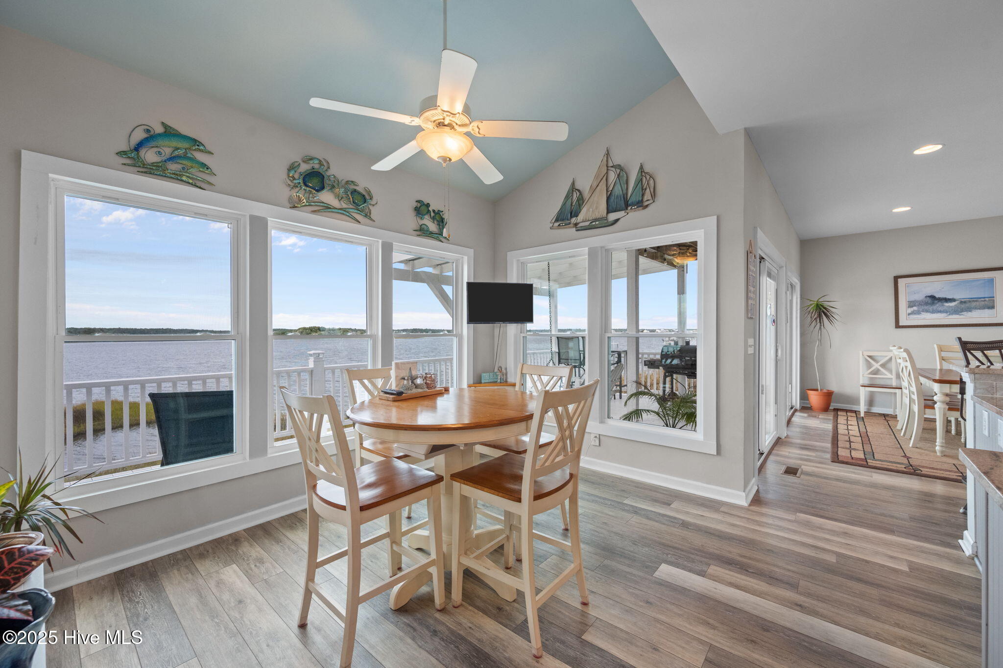 100539453 | Photo 17