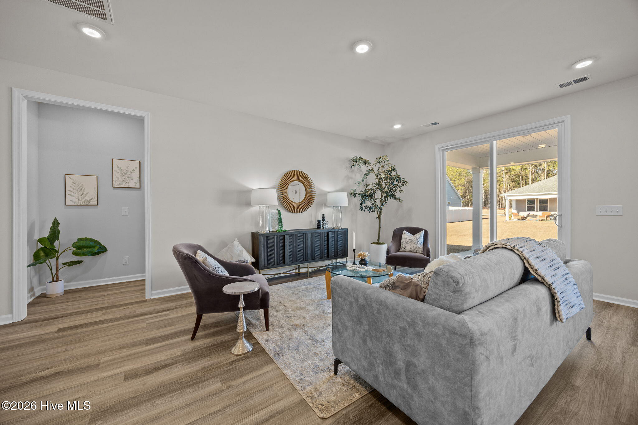 100455600 | Photo 10