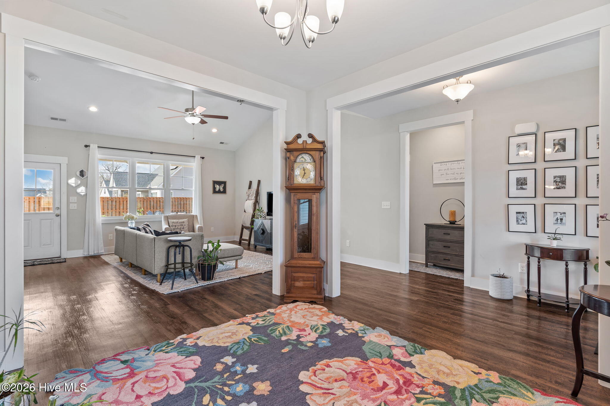 100558156 | Photo 19