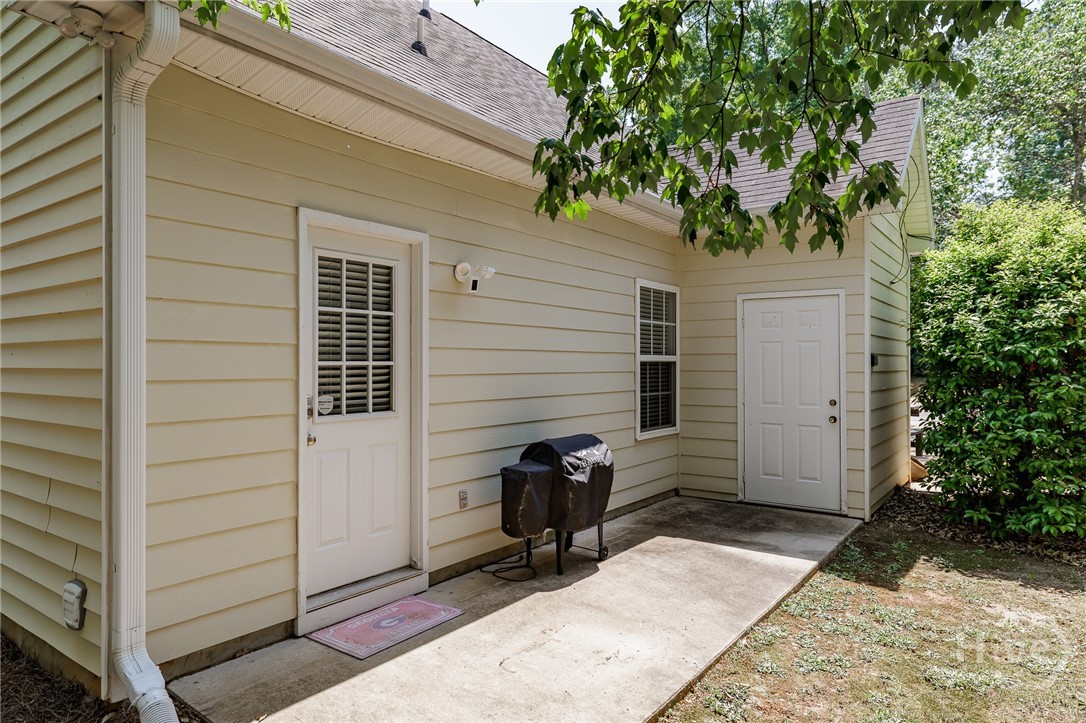 1305 Cedar Shoals Drive 201