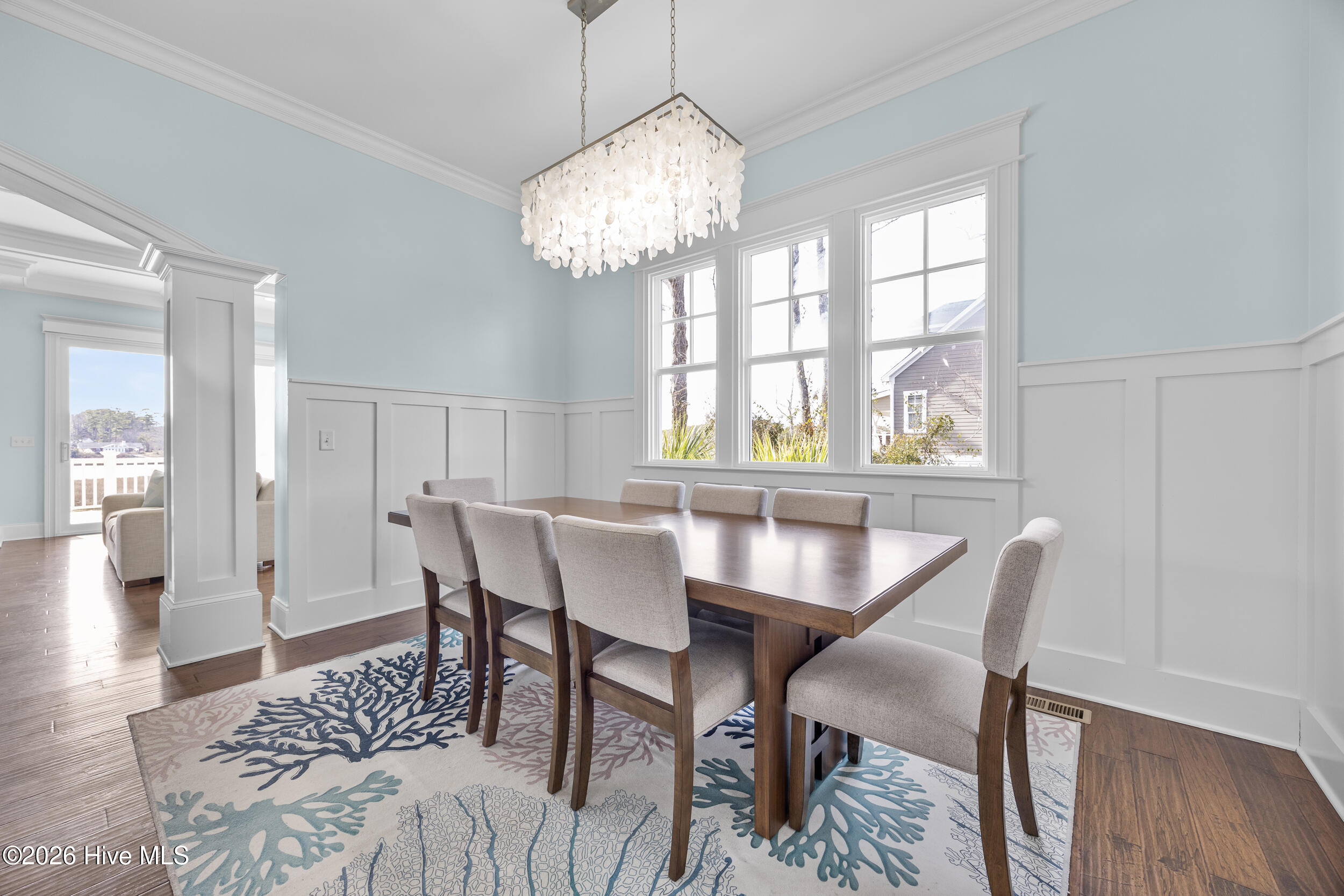 100549374 | Photo 12