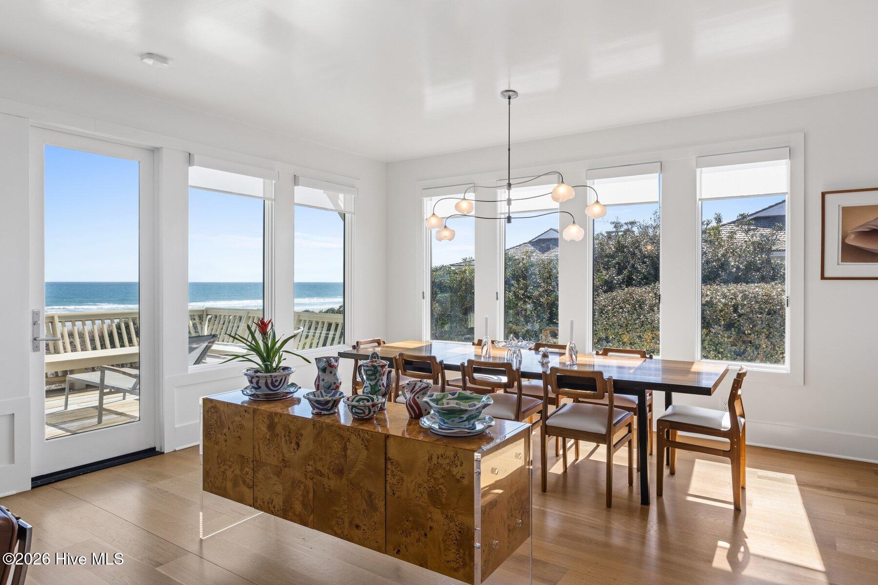 100560851 | Photo 10