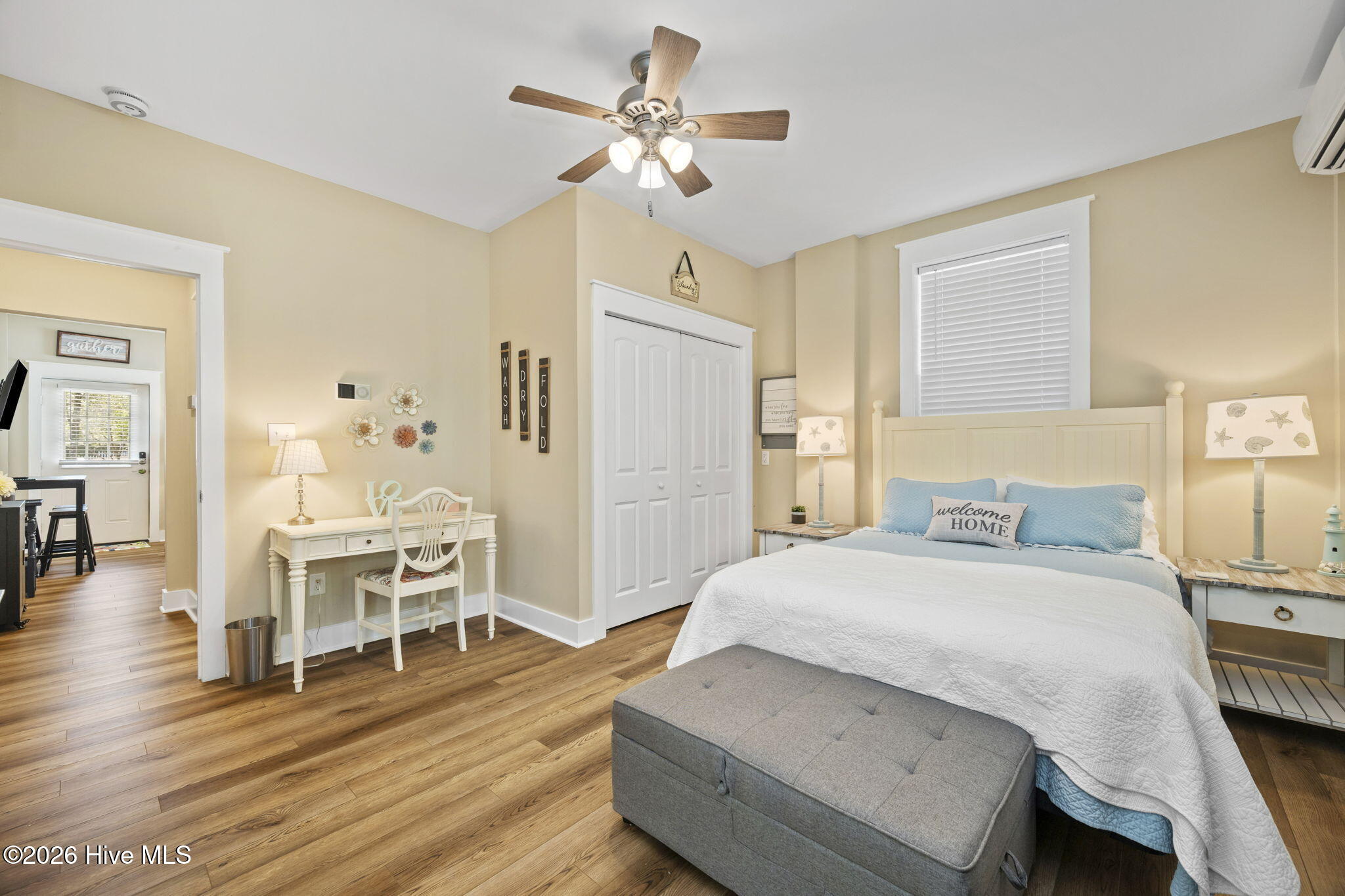 100565691 | Photo 51