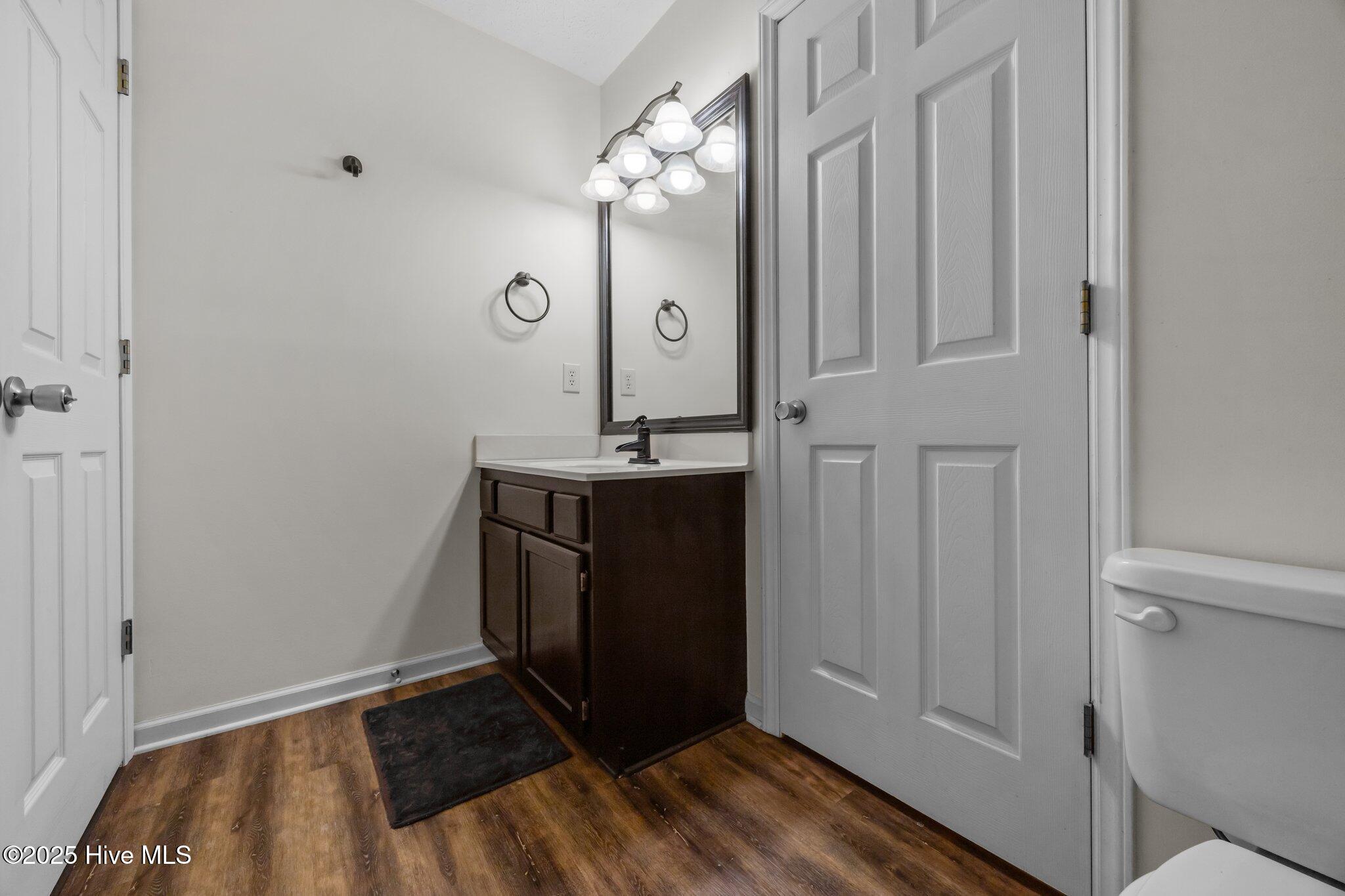 100507722 | Photo 25