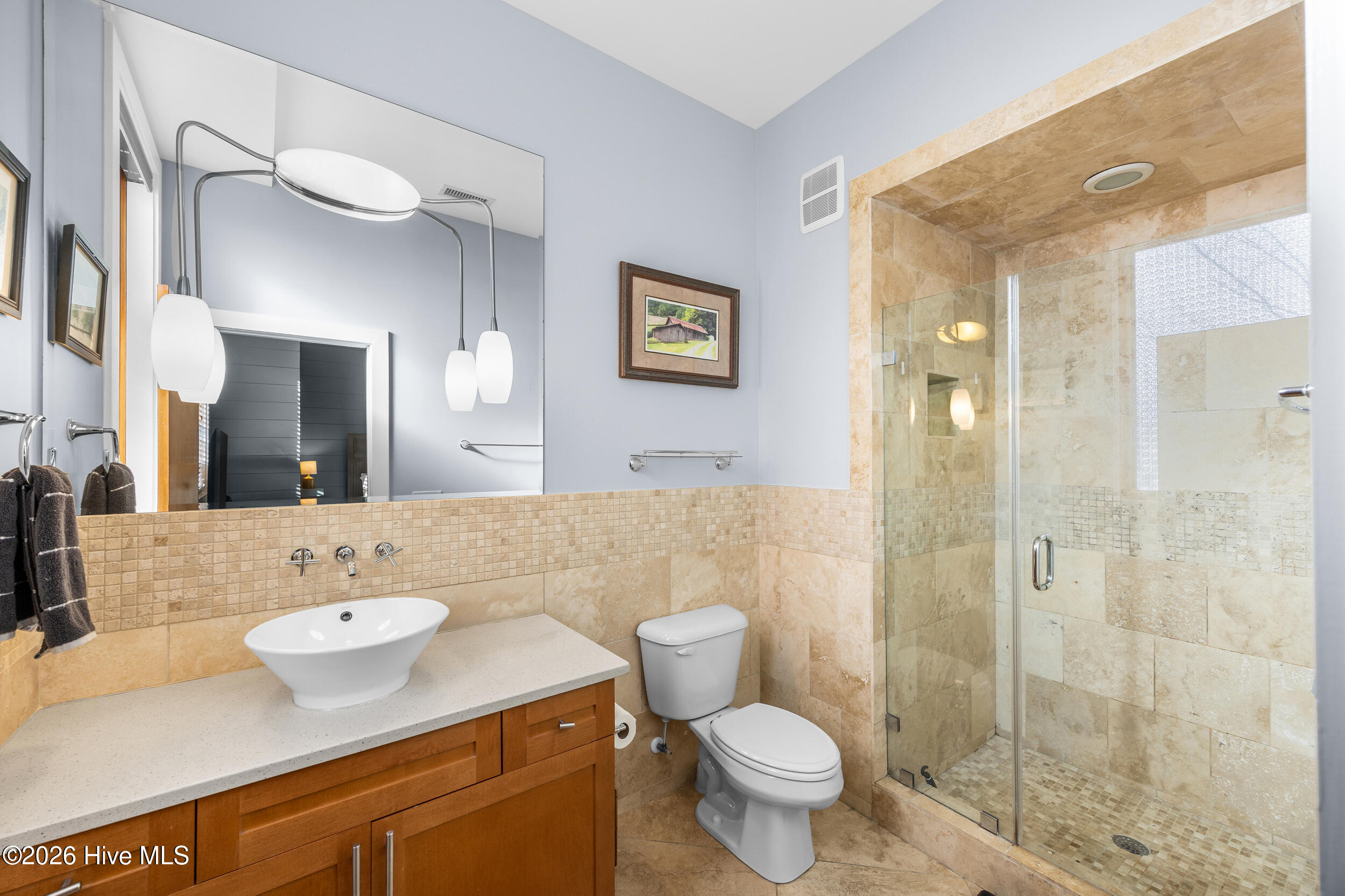 100562510 | Photo 11