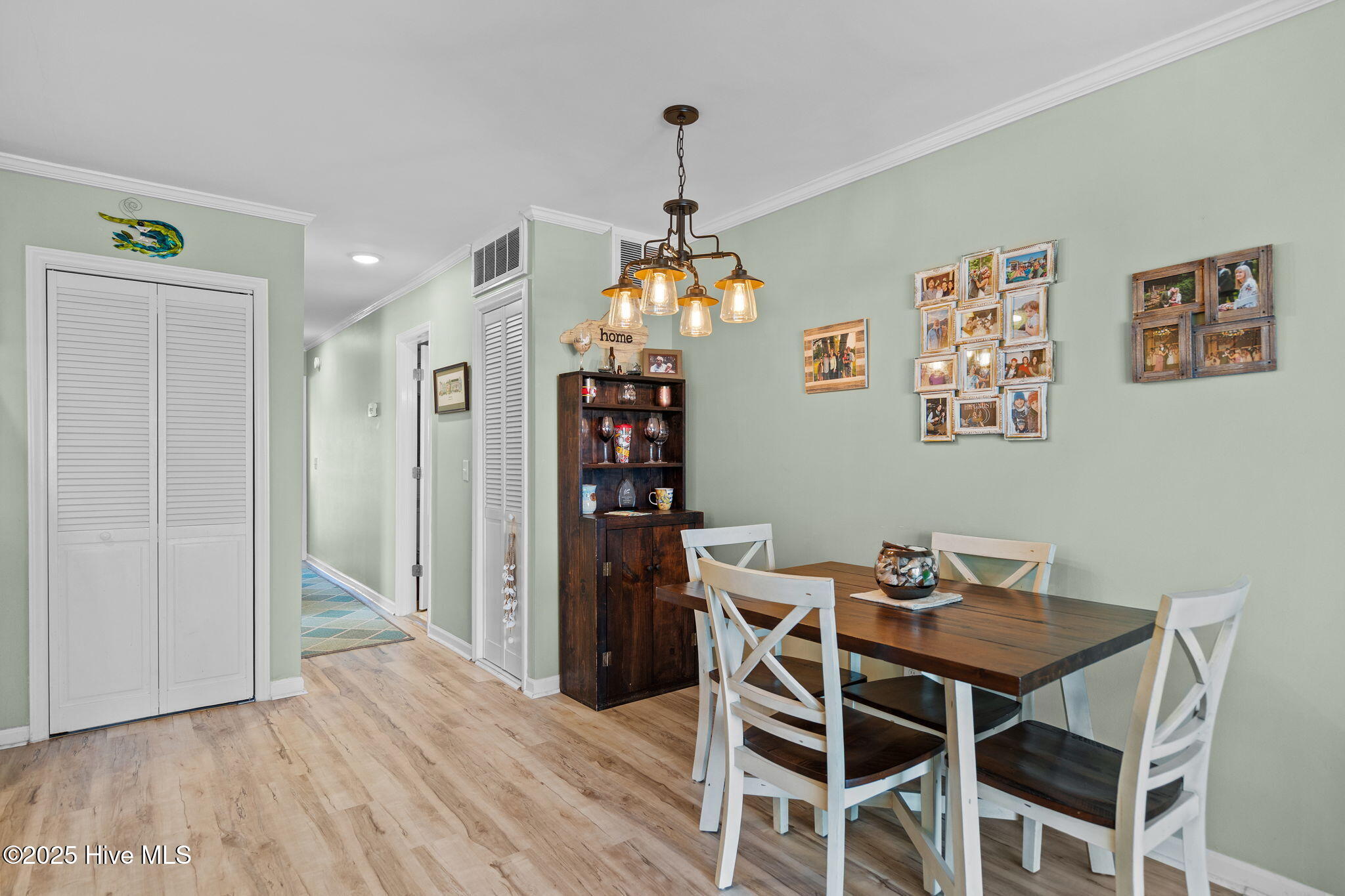 100538407 | Photo 15