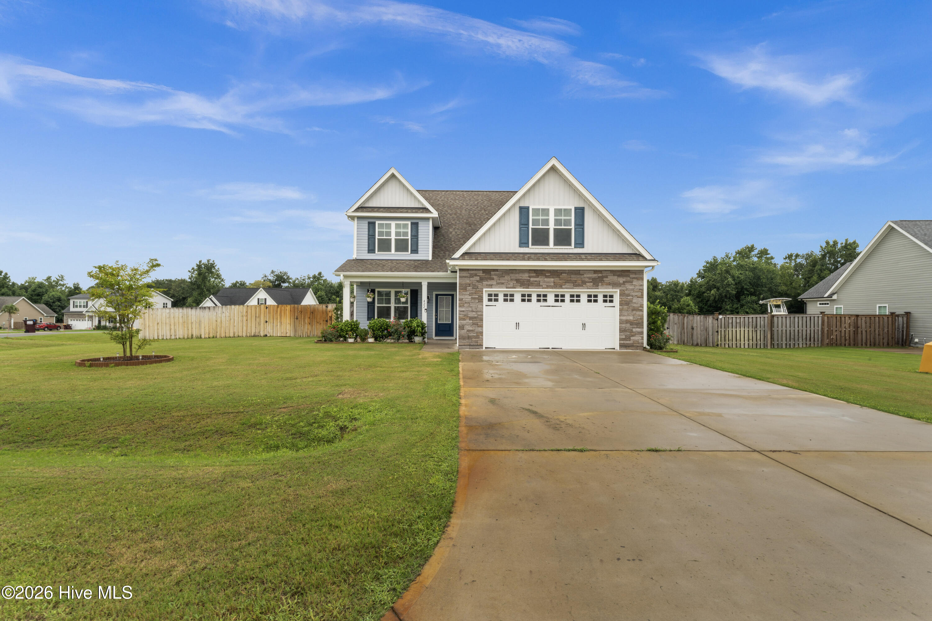 100569273 | Photo 54