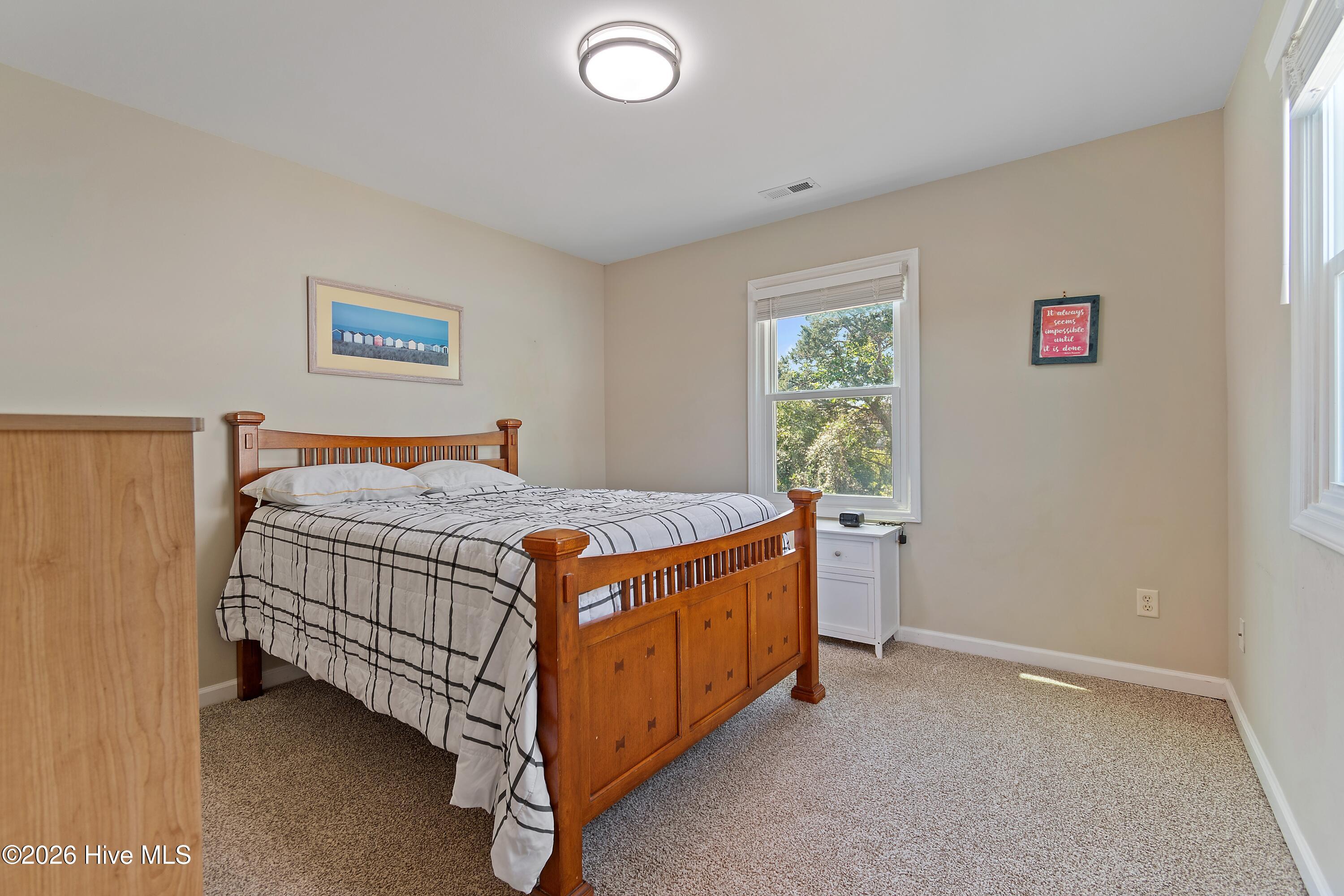 100569880 | Photo 16