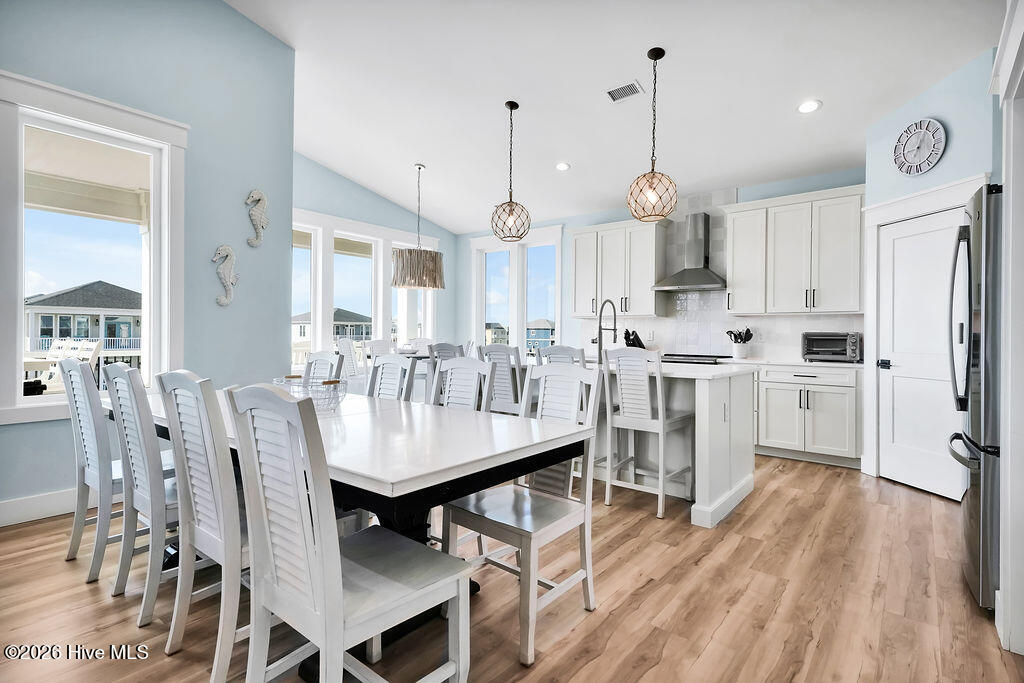 100560016 | Photo 28