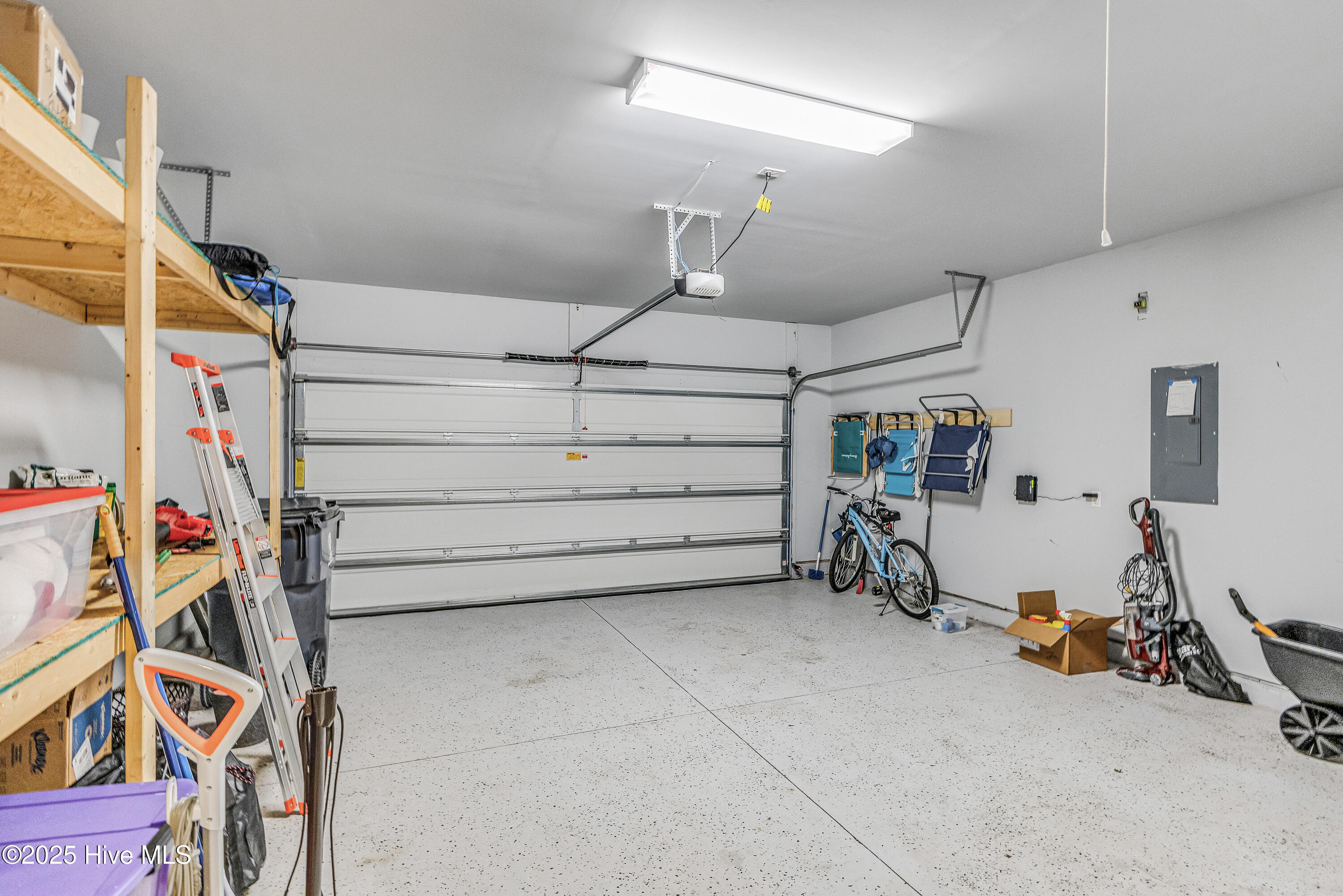 100547068 | Photo 31