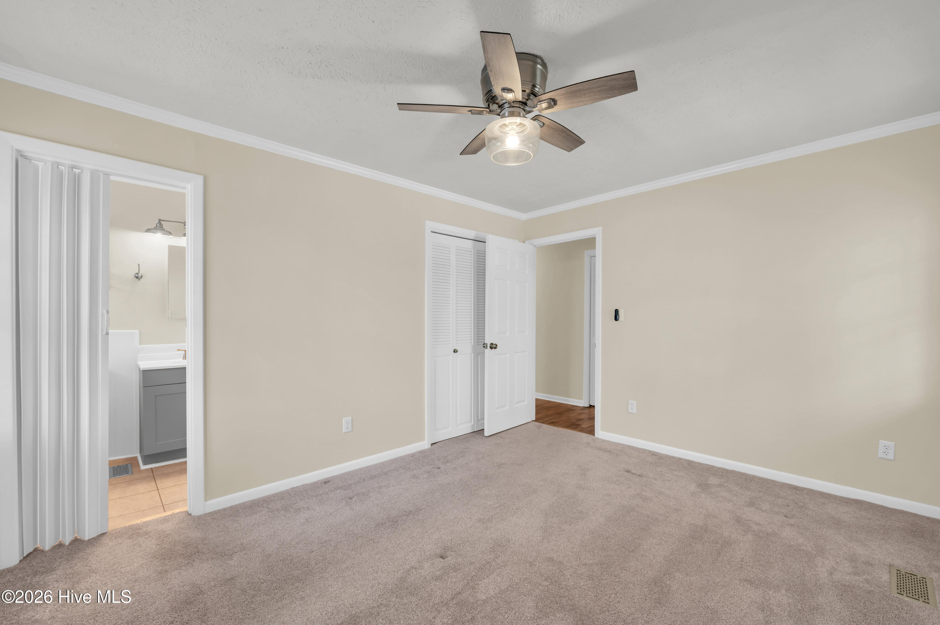 100547625 | Photo 18