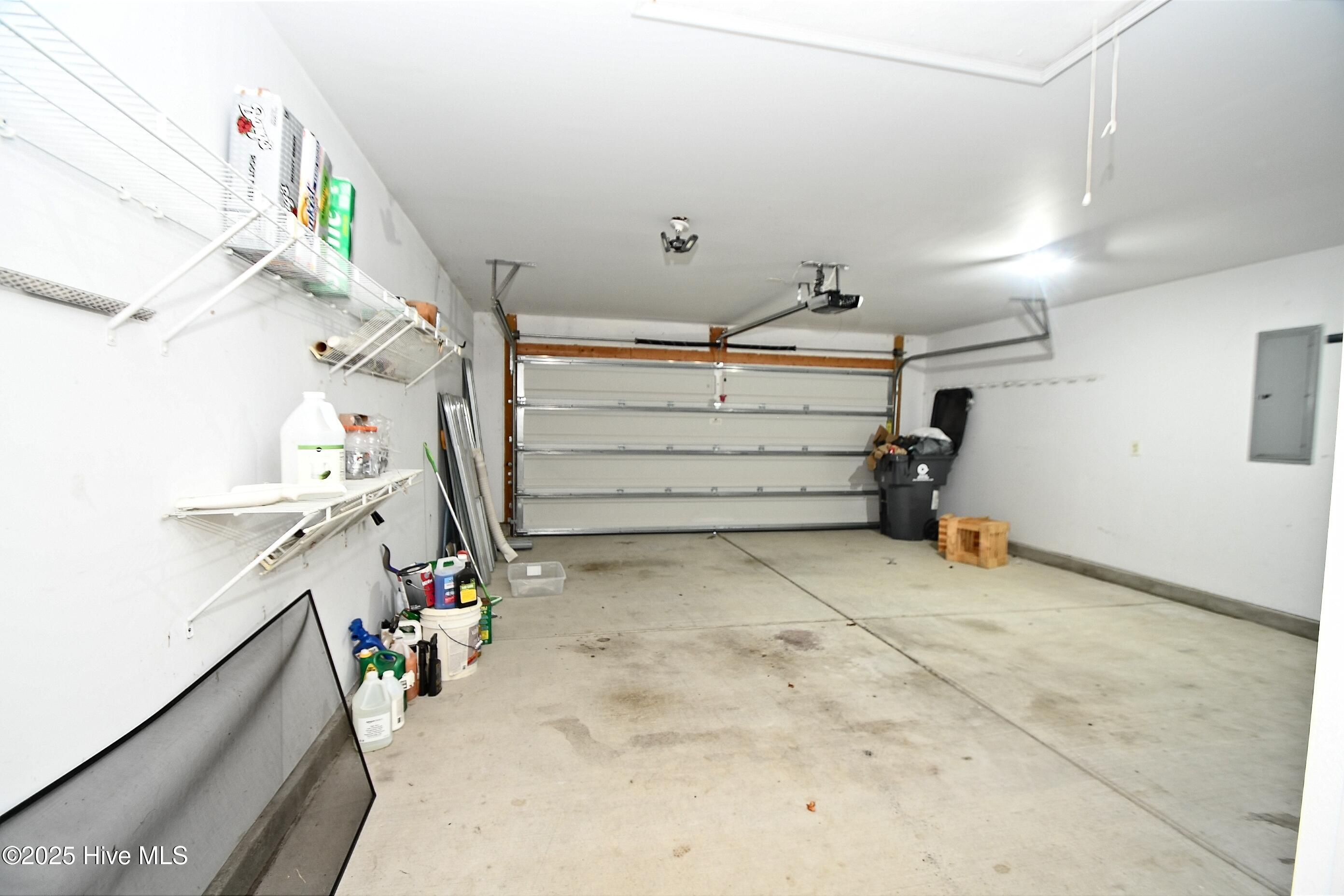 100538735 | Photo 33