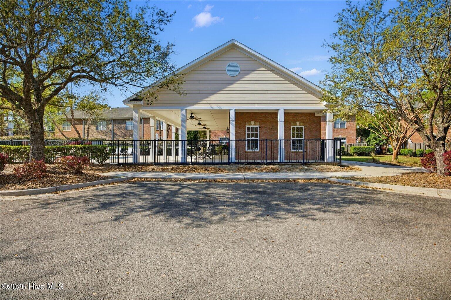 100563143 | Photo 21