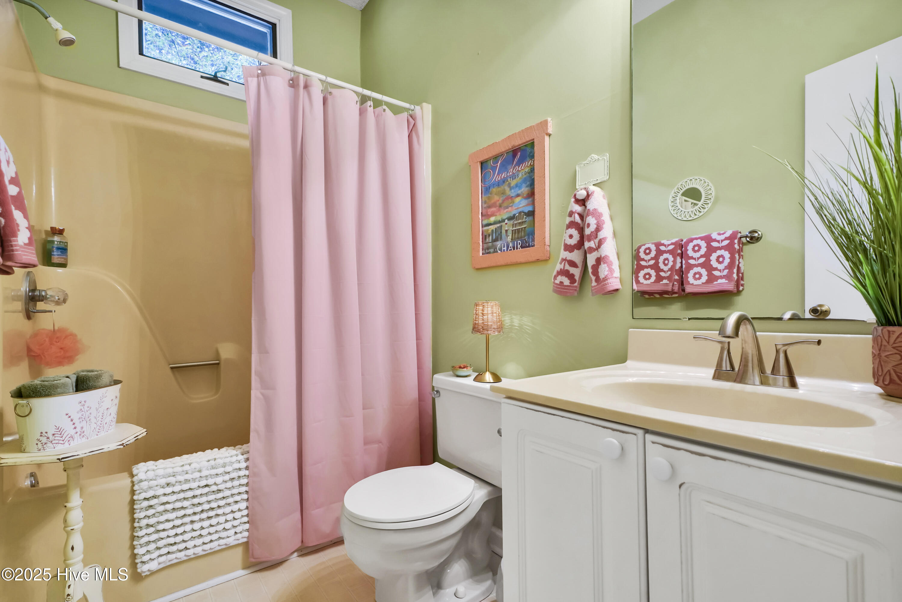 100538447 | Photo 29