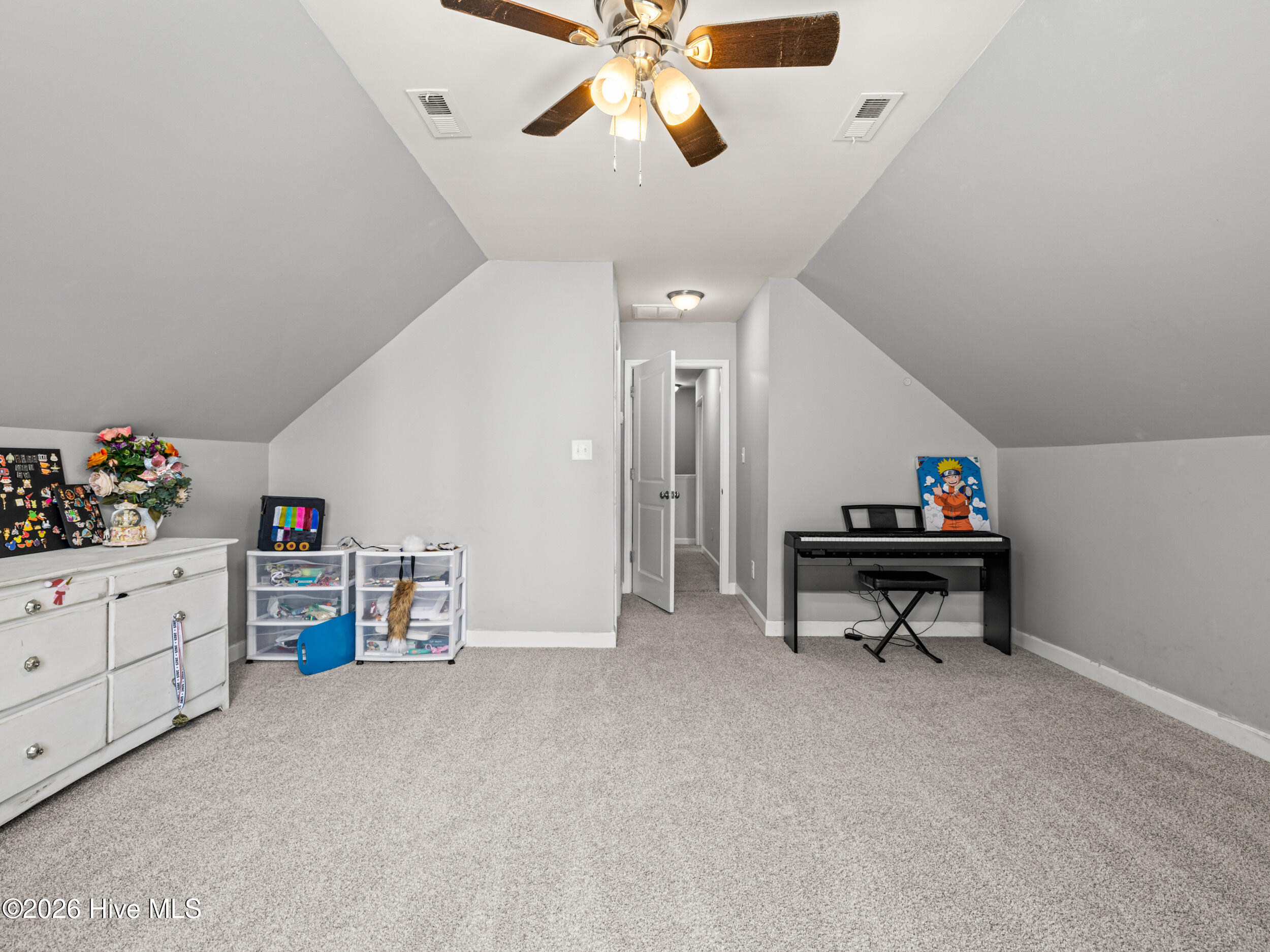 100565211 | Photo 52