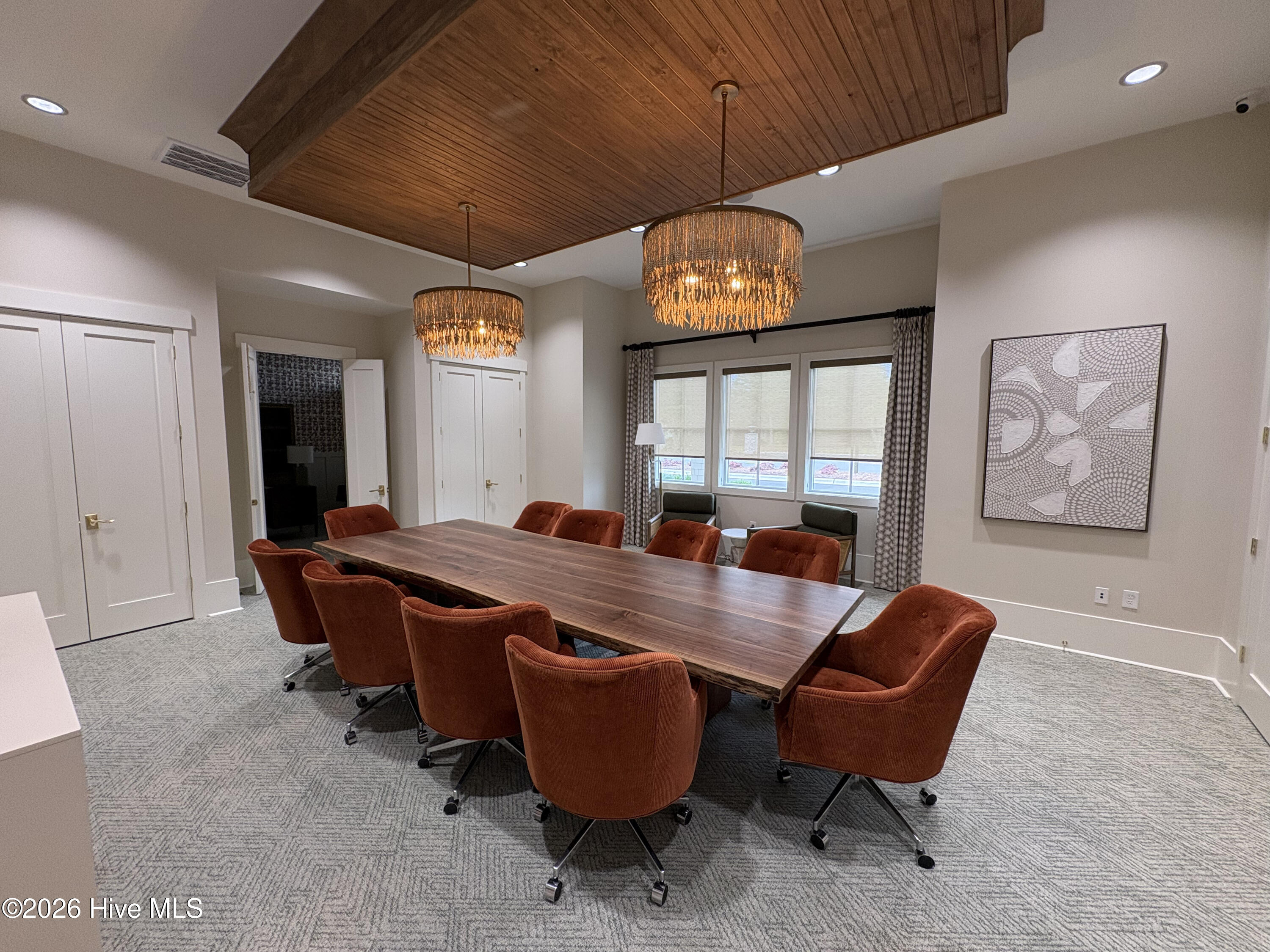 100528292 | Photo 46