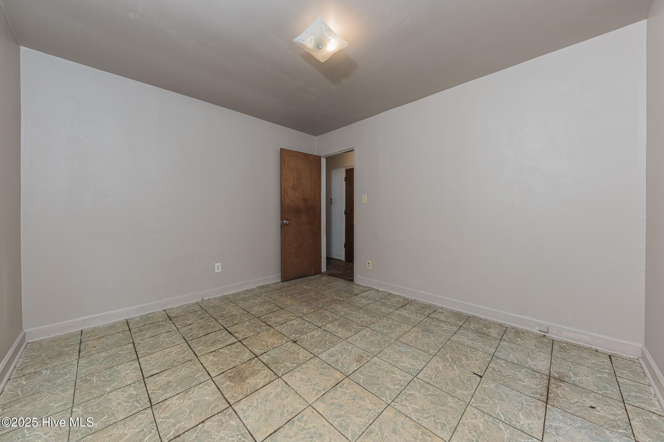 100523491 | Photo 27