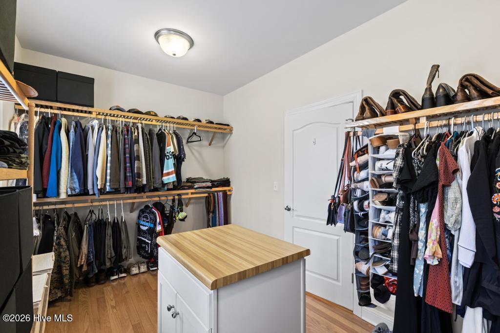 100558511 | Photo 20