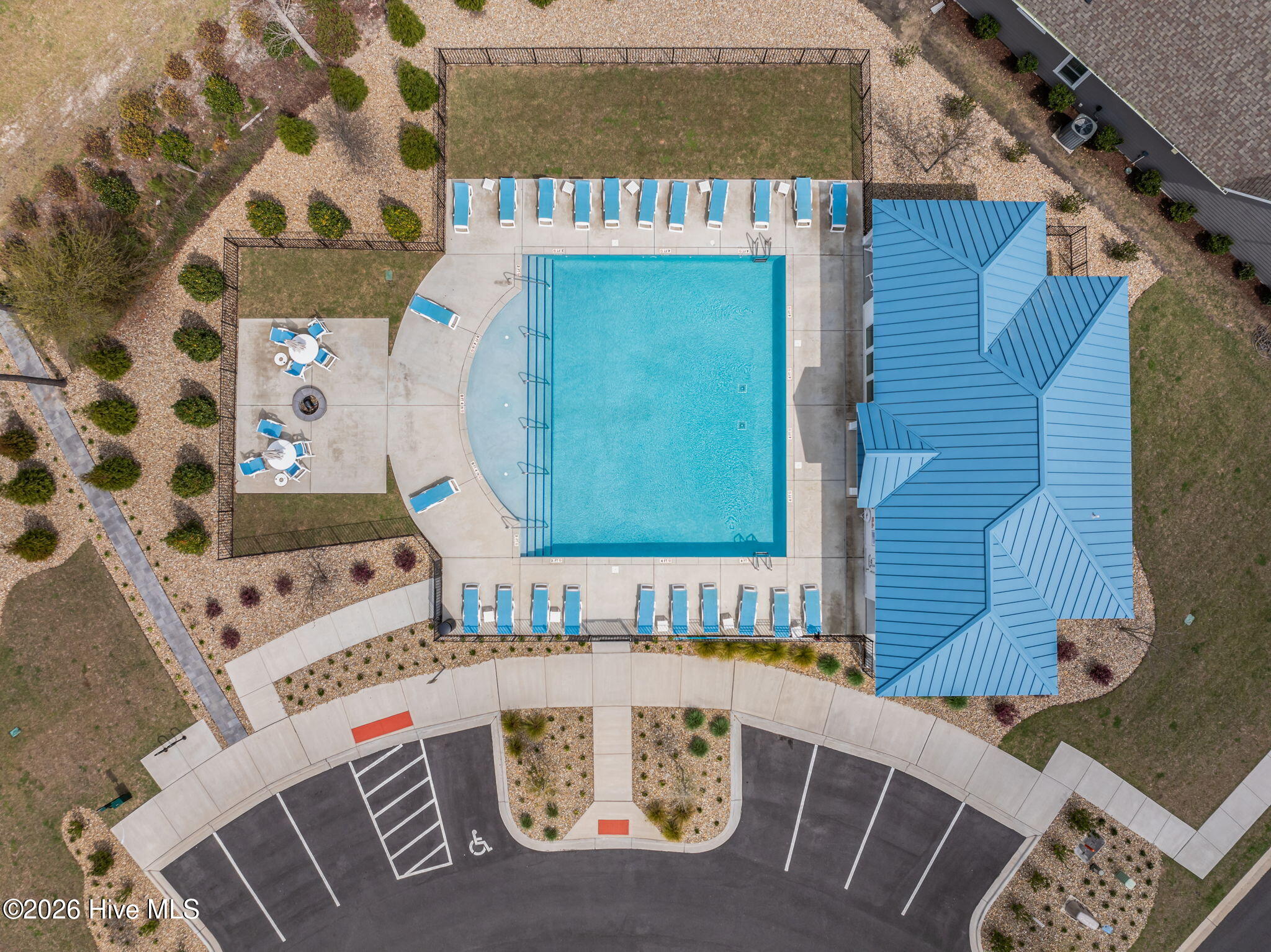 100562858 | Photo 56