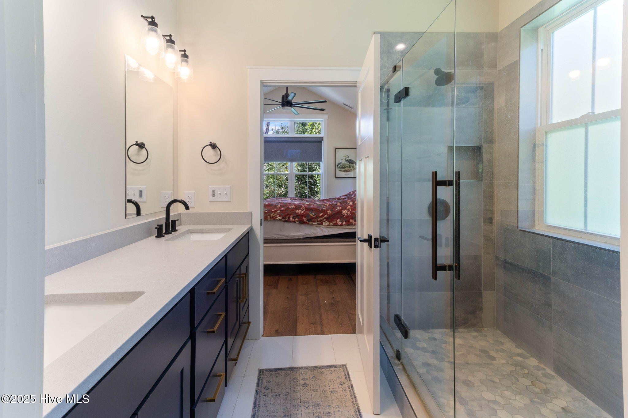 100525541 | Photo 27