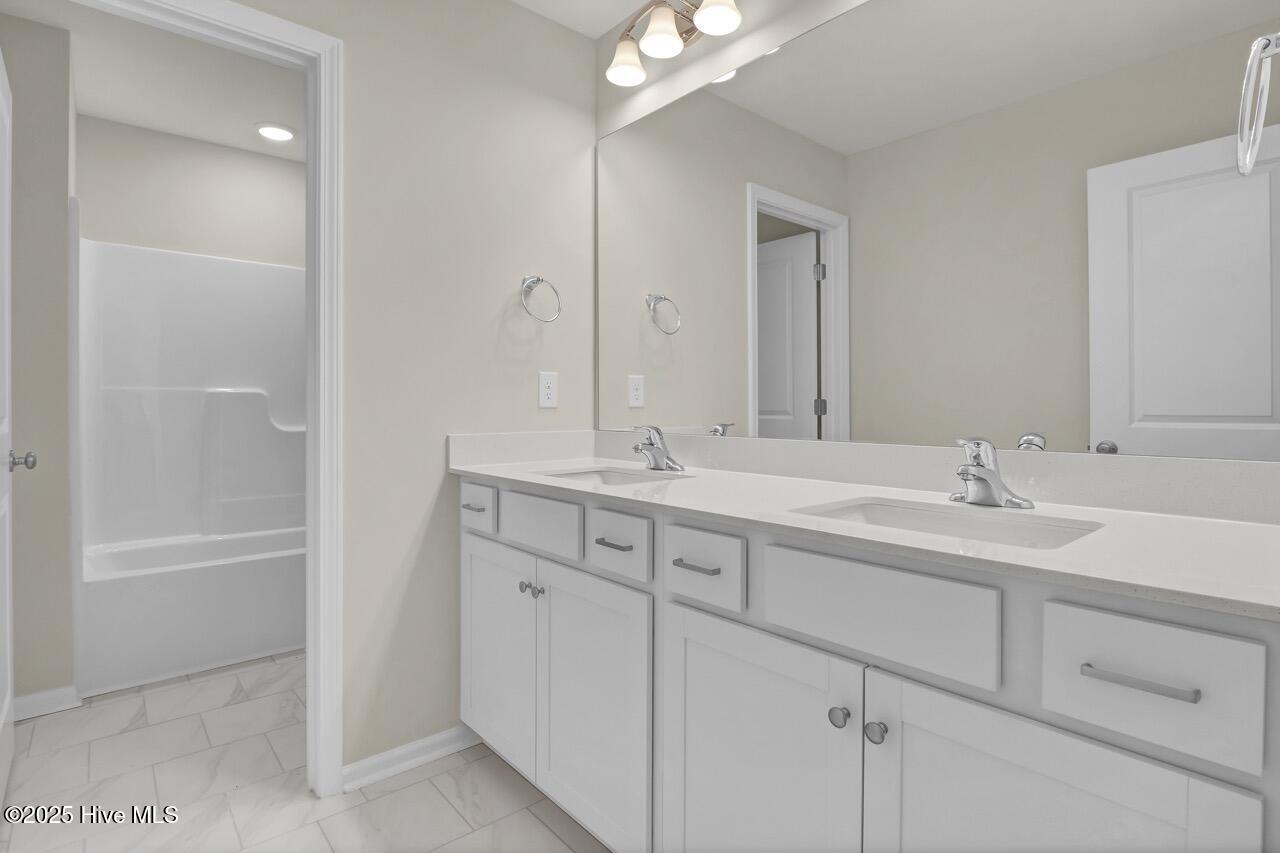 100543344 | Photo 27