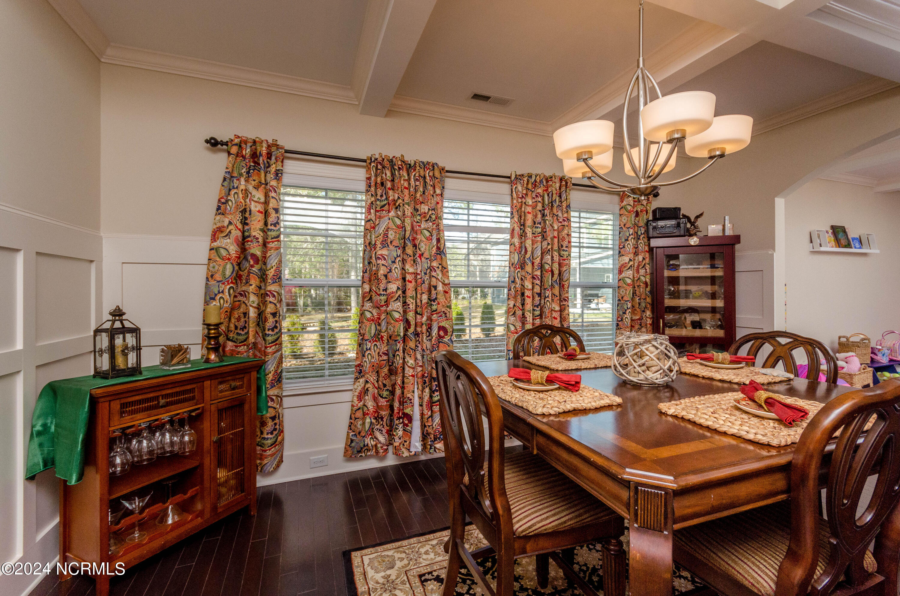 100560622 | Photo 11