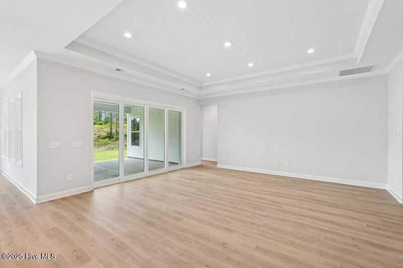 100508371 | Photo 10