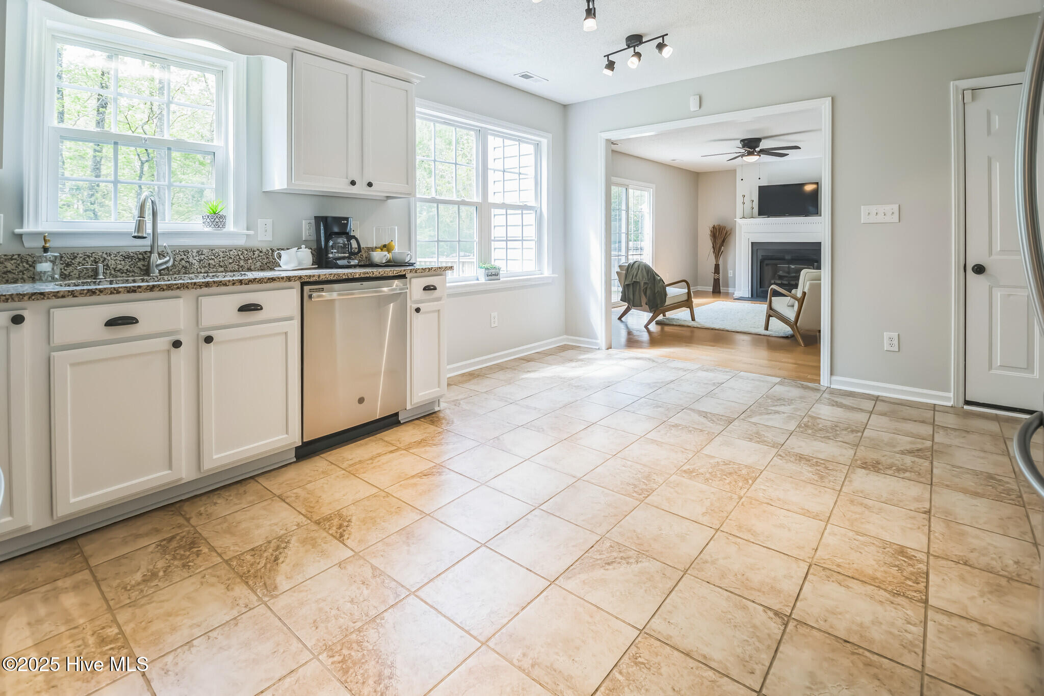112 Orkney Drive, Jacksonville, NC 28540 – photo 7: 6) 54999-67fd22d92a635