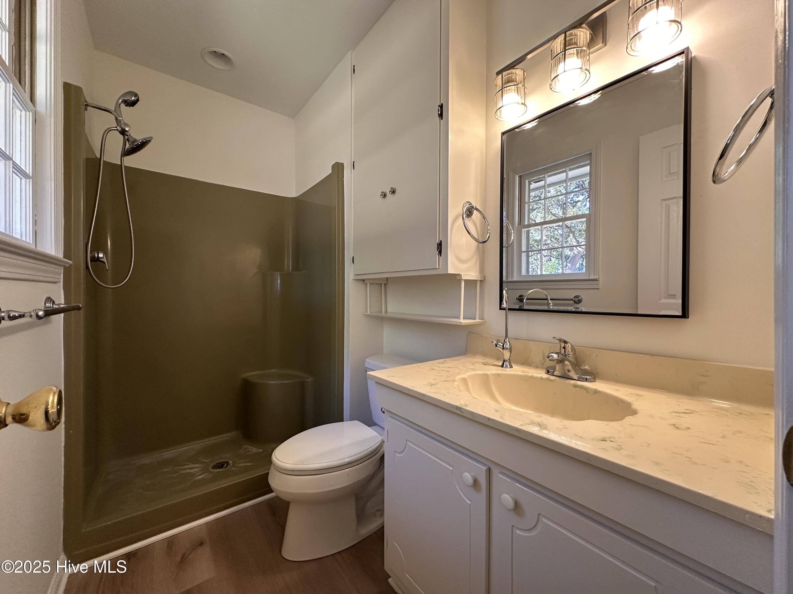 100541035 | Photo 25