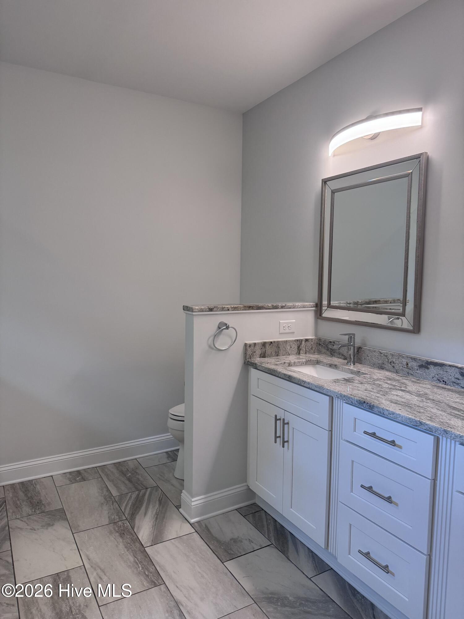 Owner's suite bath