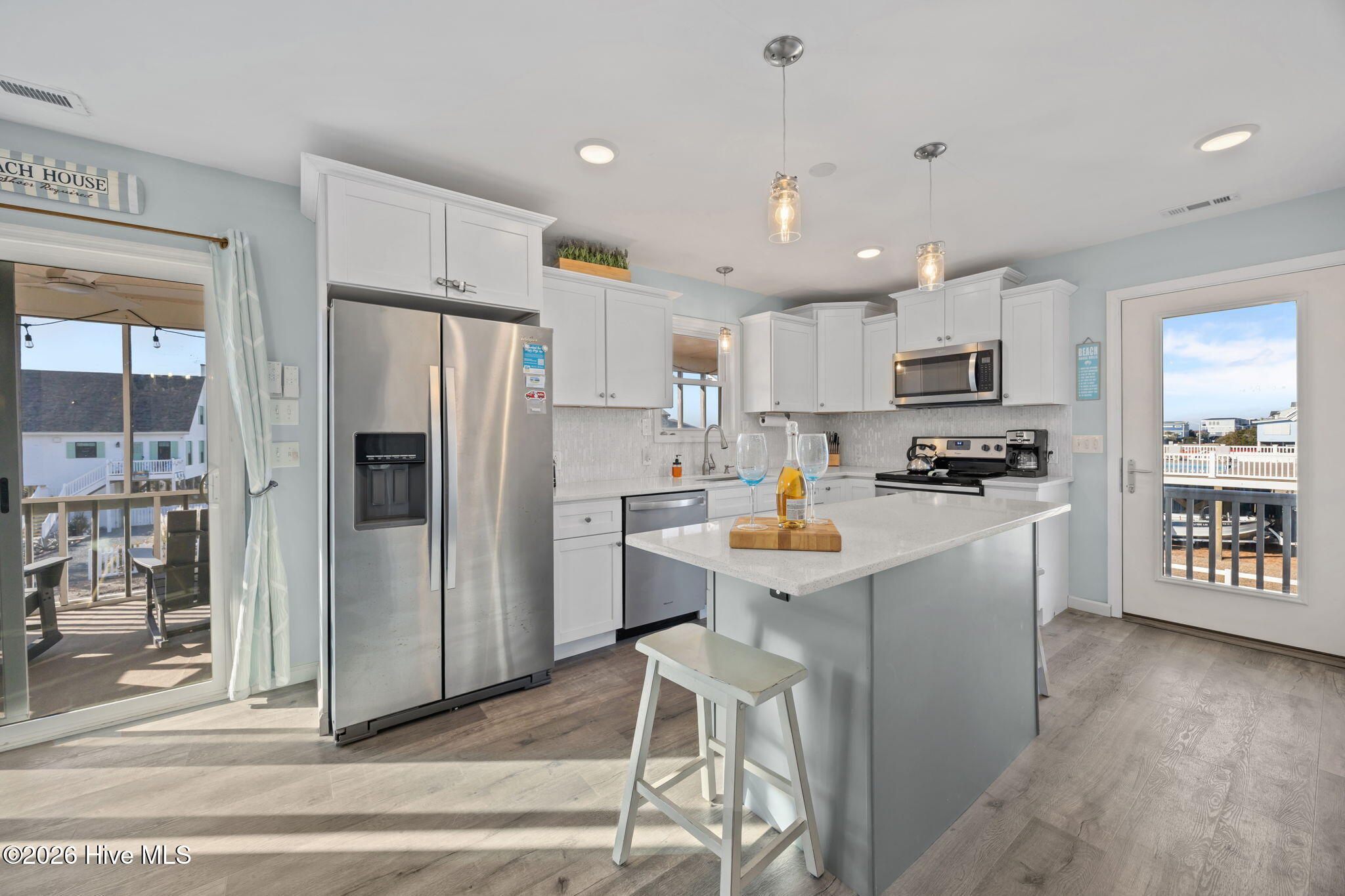 100553984 | Photo 18