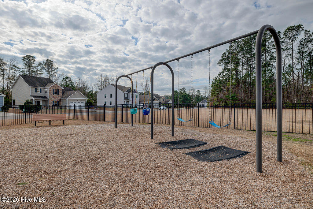 100560192 | Photo 41