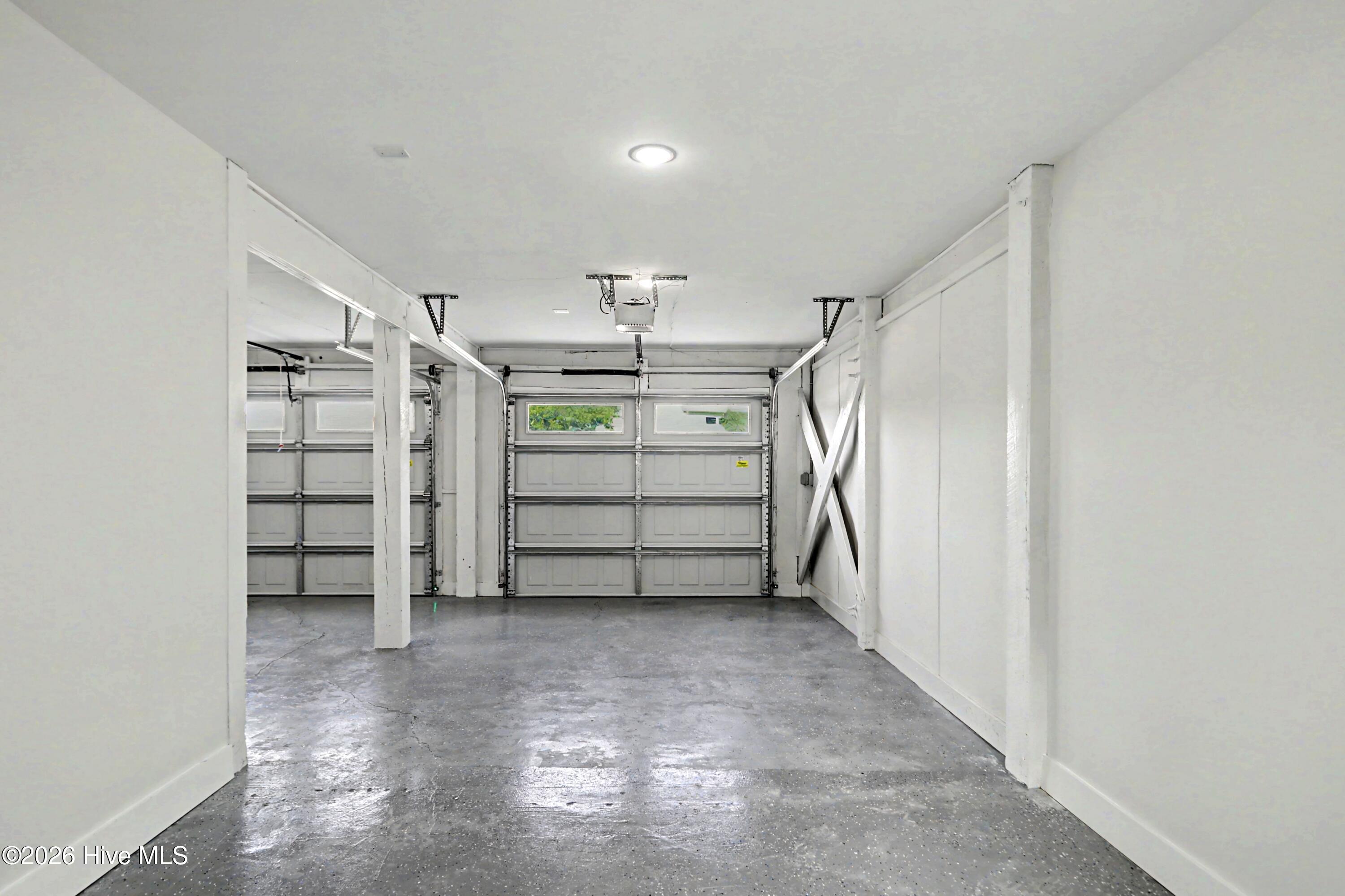 100556929 | Photo 43