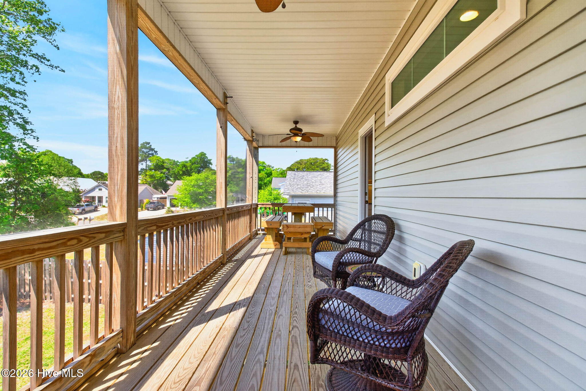 100568136 | Photo 39