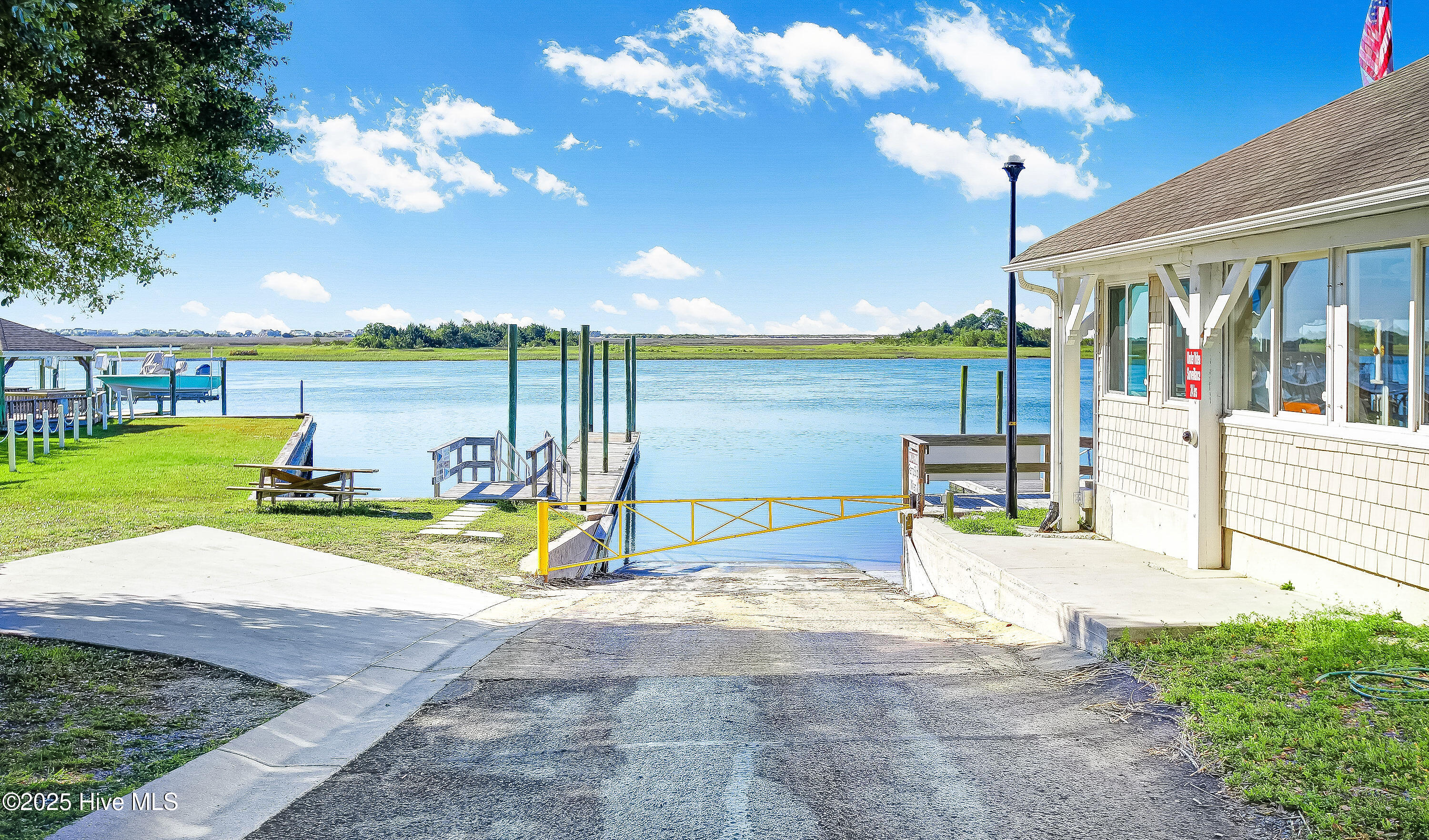 100533968 | Photo 62