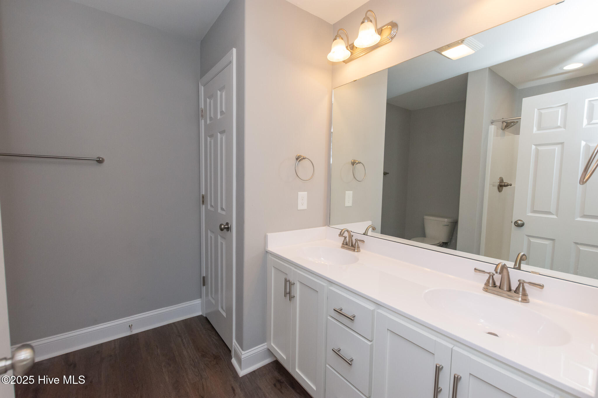 100531968 | Photo 29