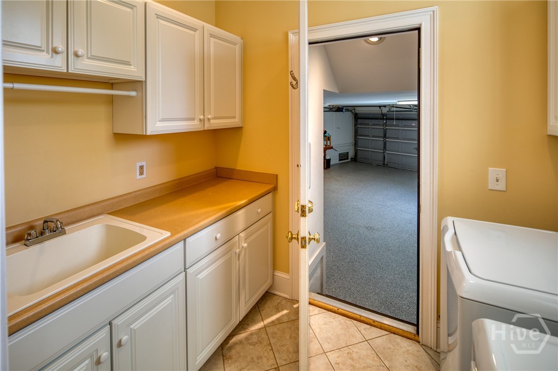 Laundry room to Garage