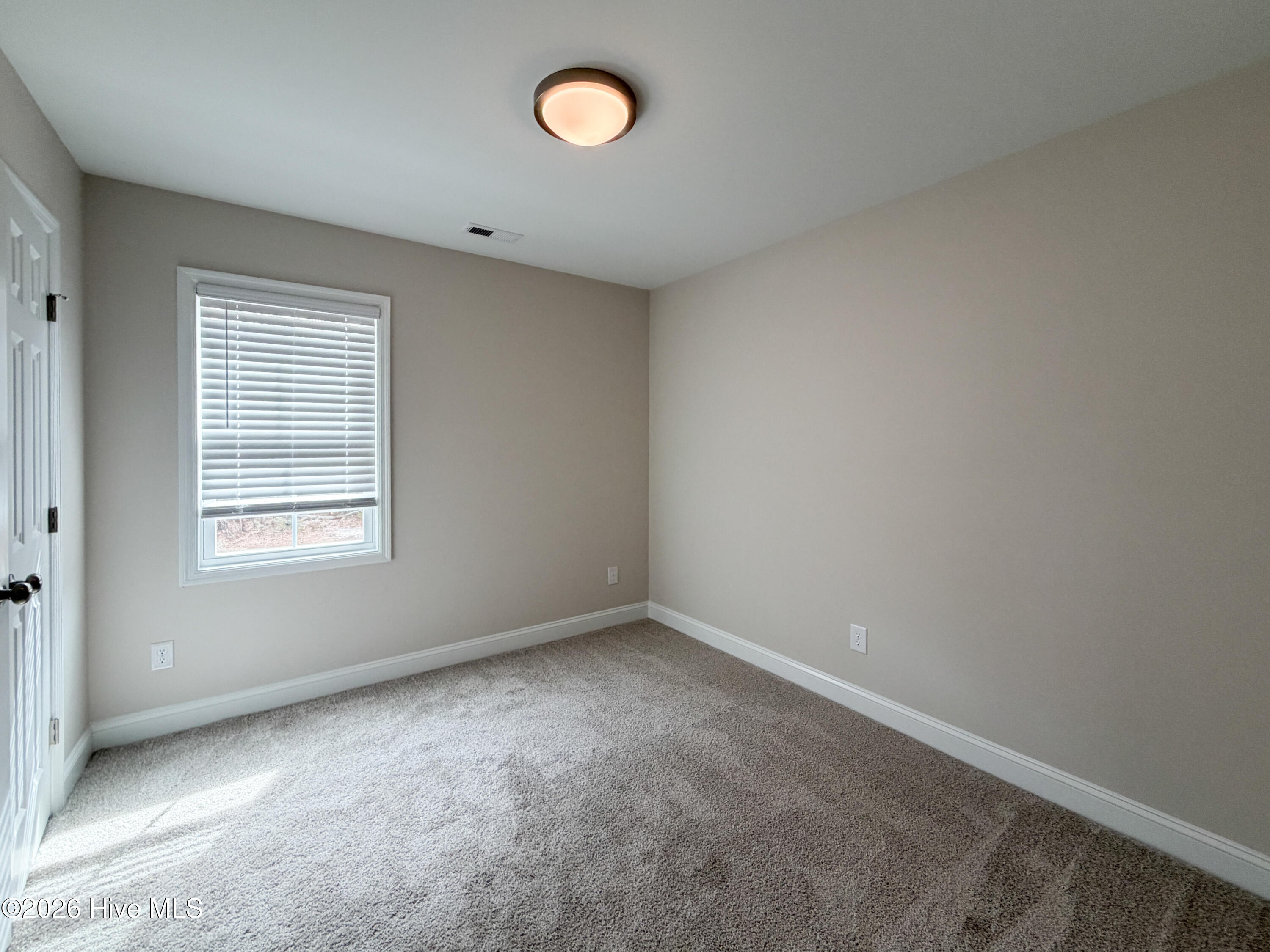 100552210 | Photo 16