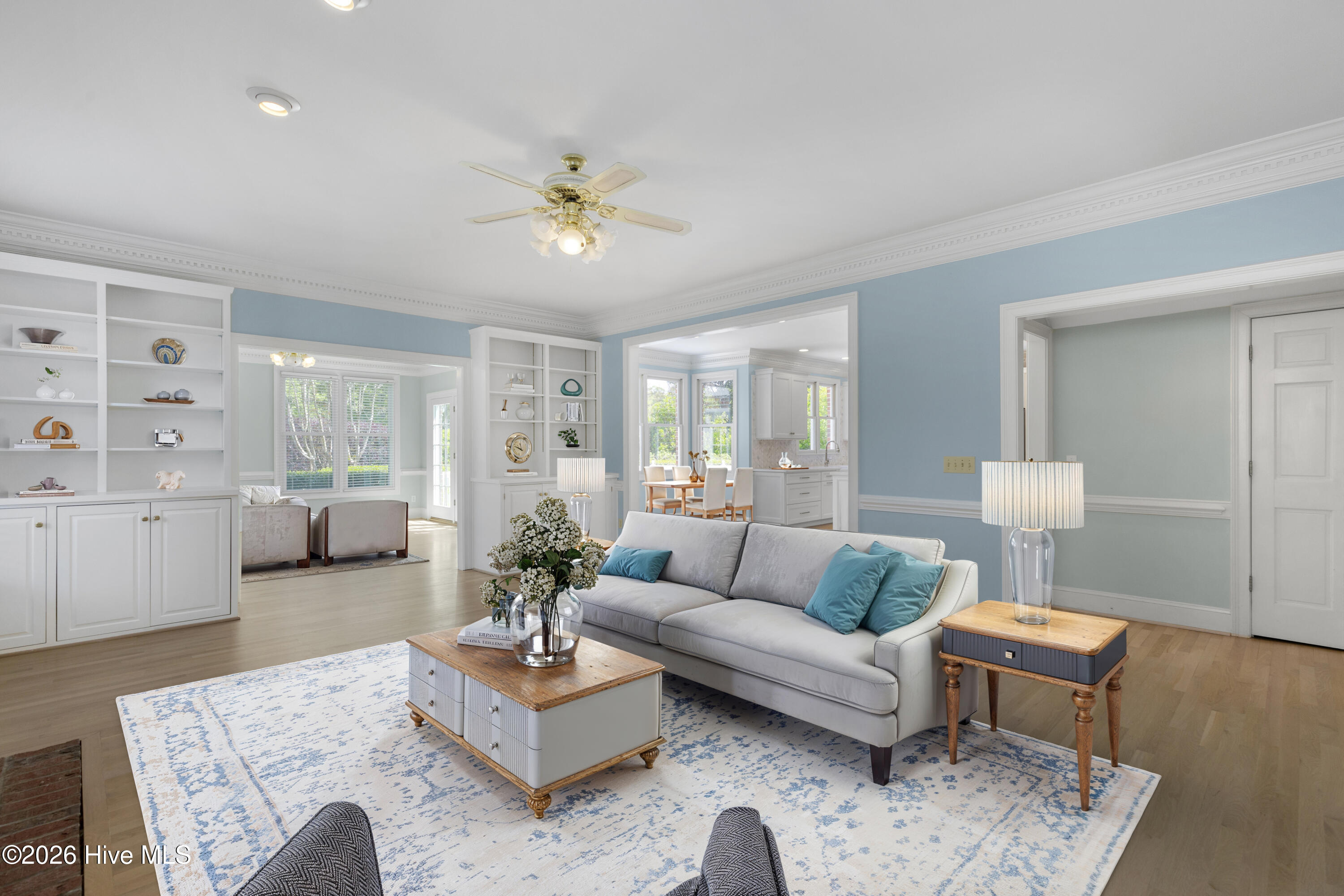 100566795 | Photo 11