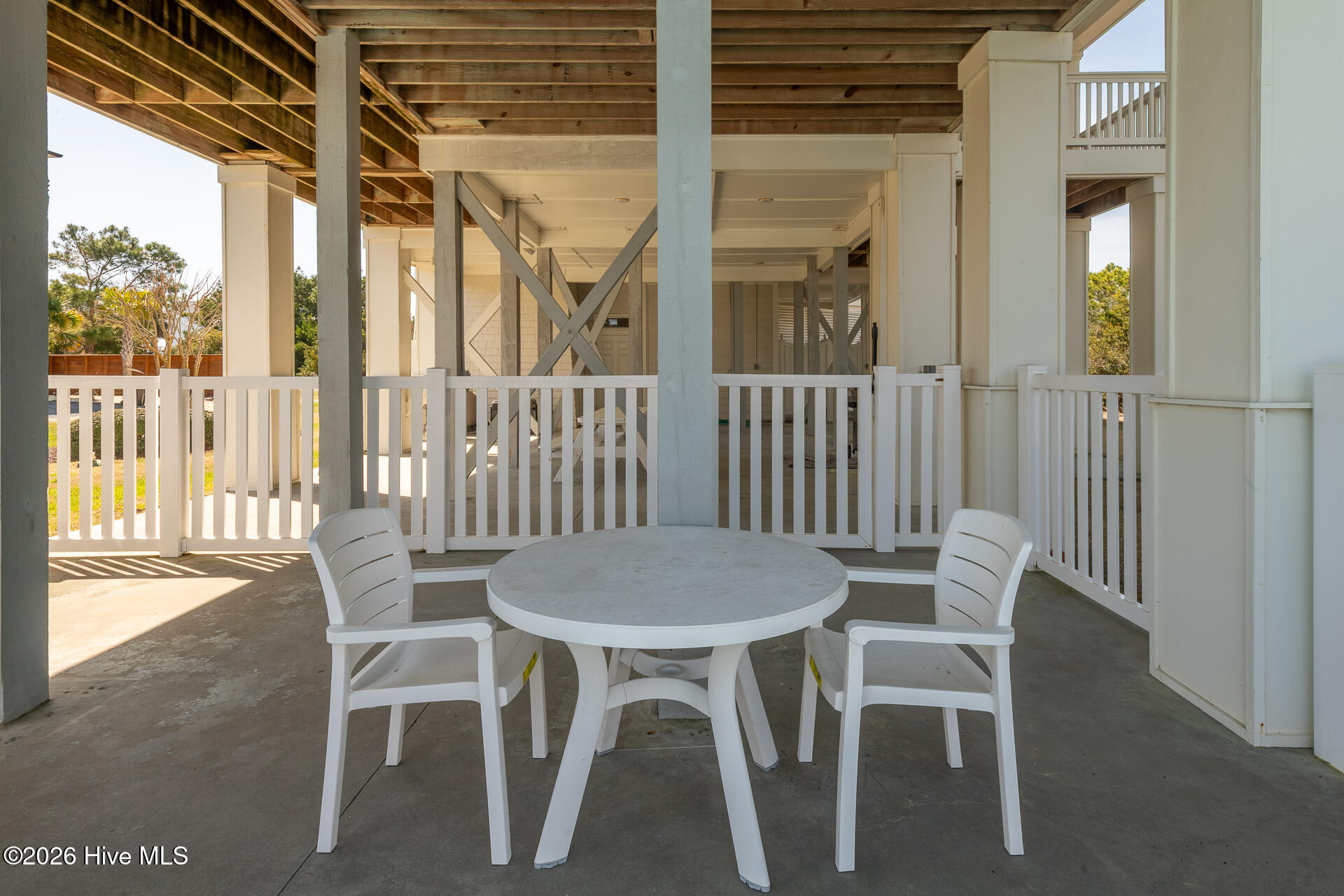 100562037 | Photo 62