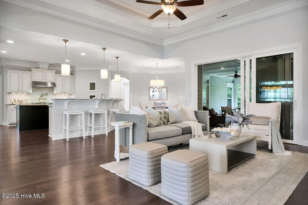 100514876 | Photo 14