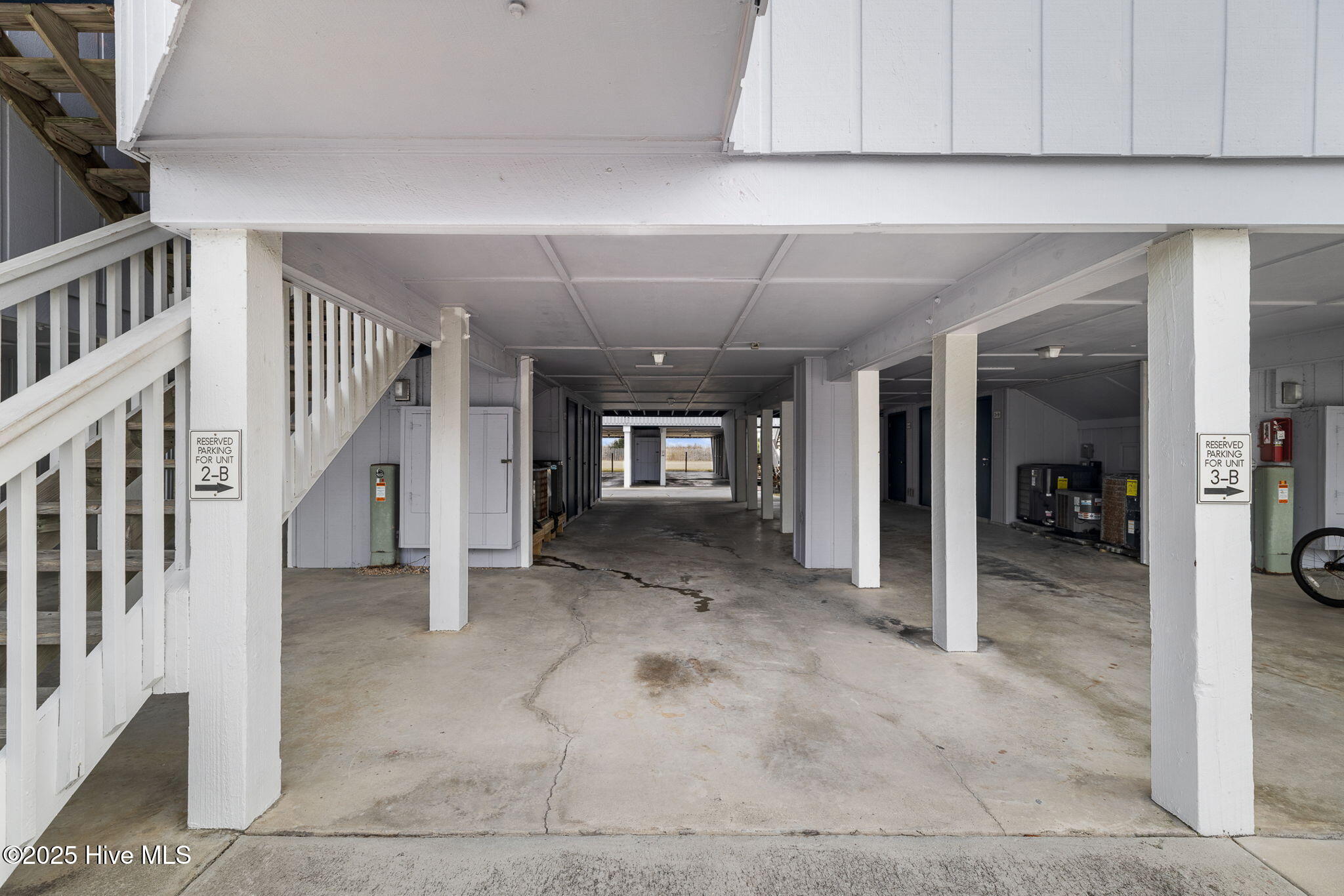 100546848 | Photo 29