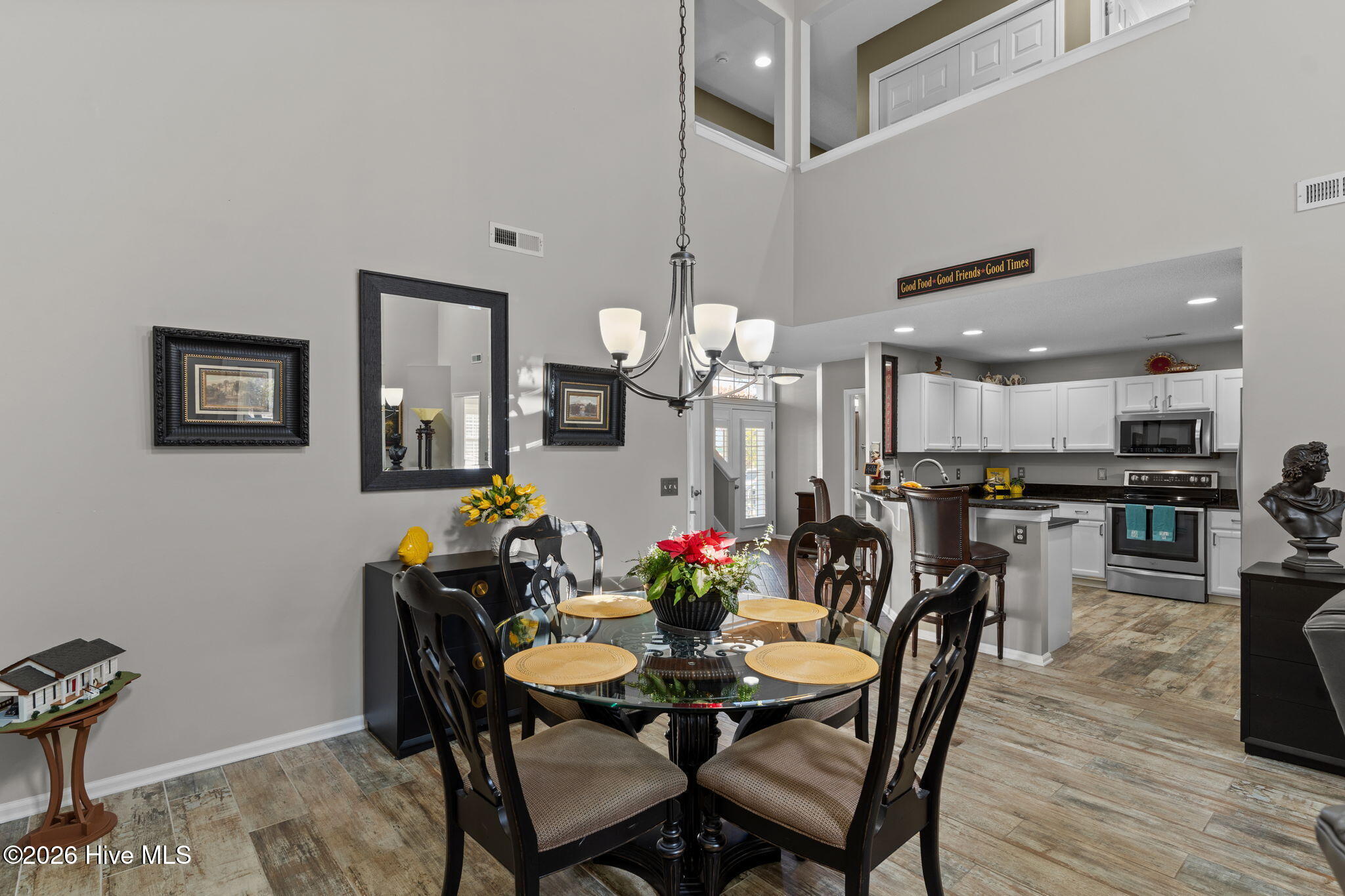 100550707 | Photo 17