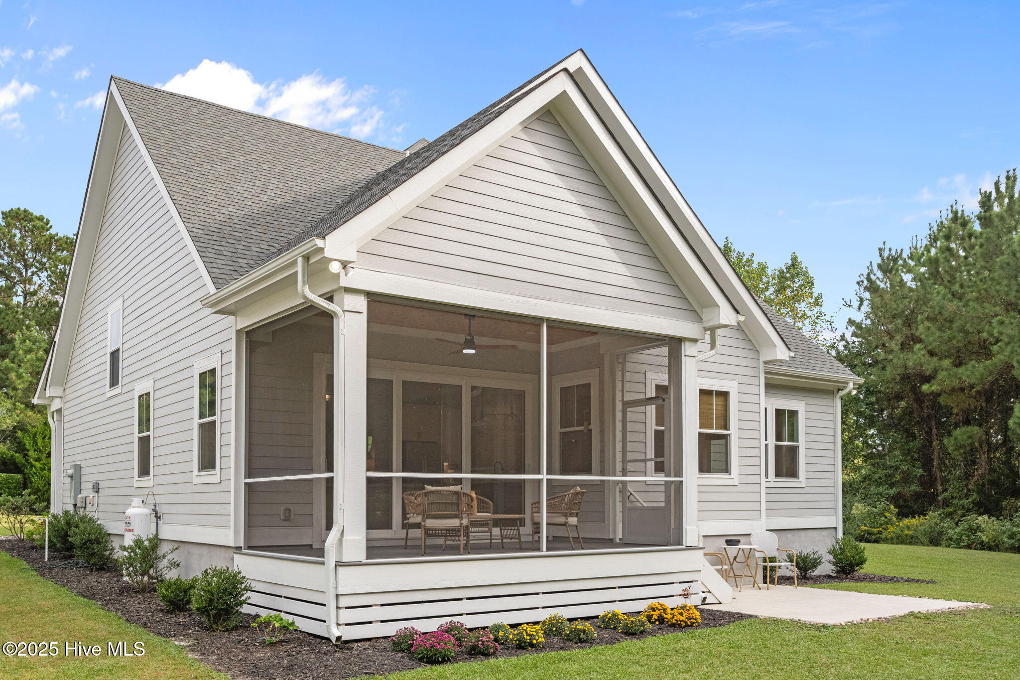 100535671 | Photo 38