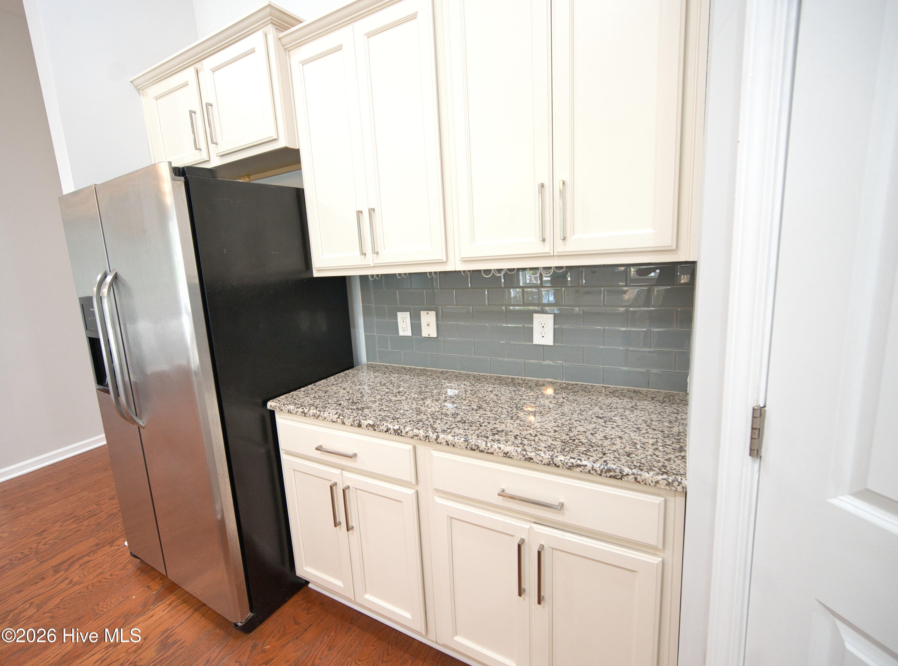 100569756 | Photo 18