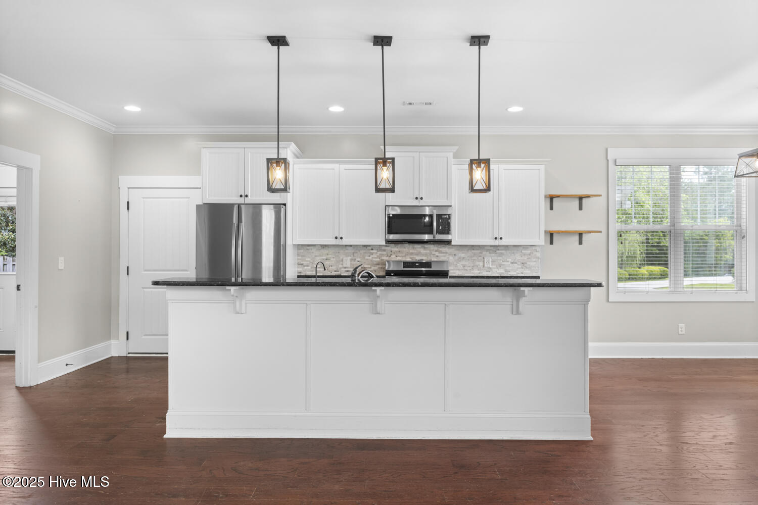 100507529 | Photo 12