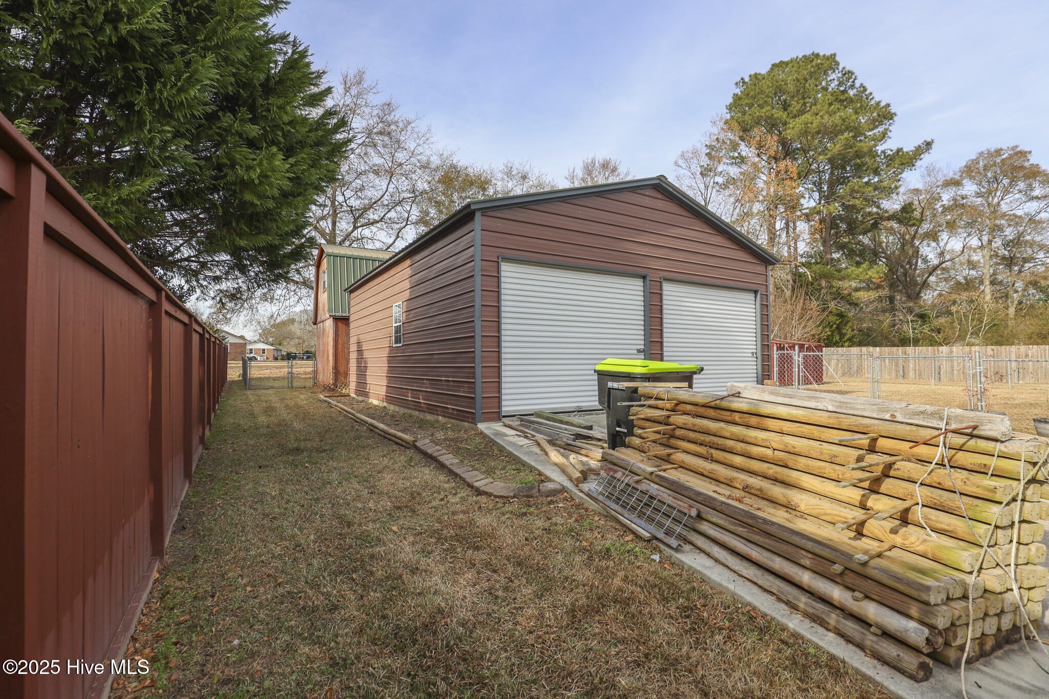 100553205 | Photo 36