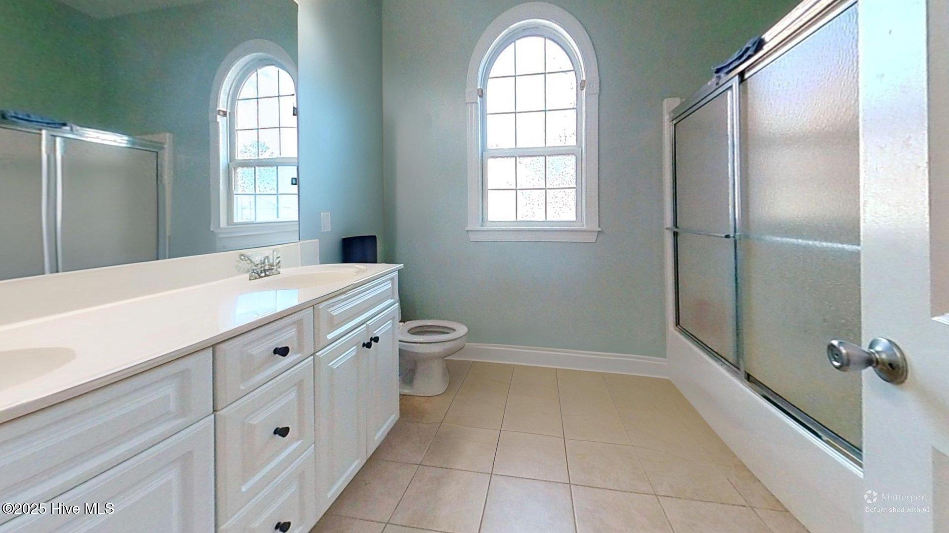 100546828 | Photo 11