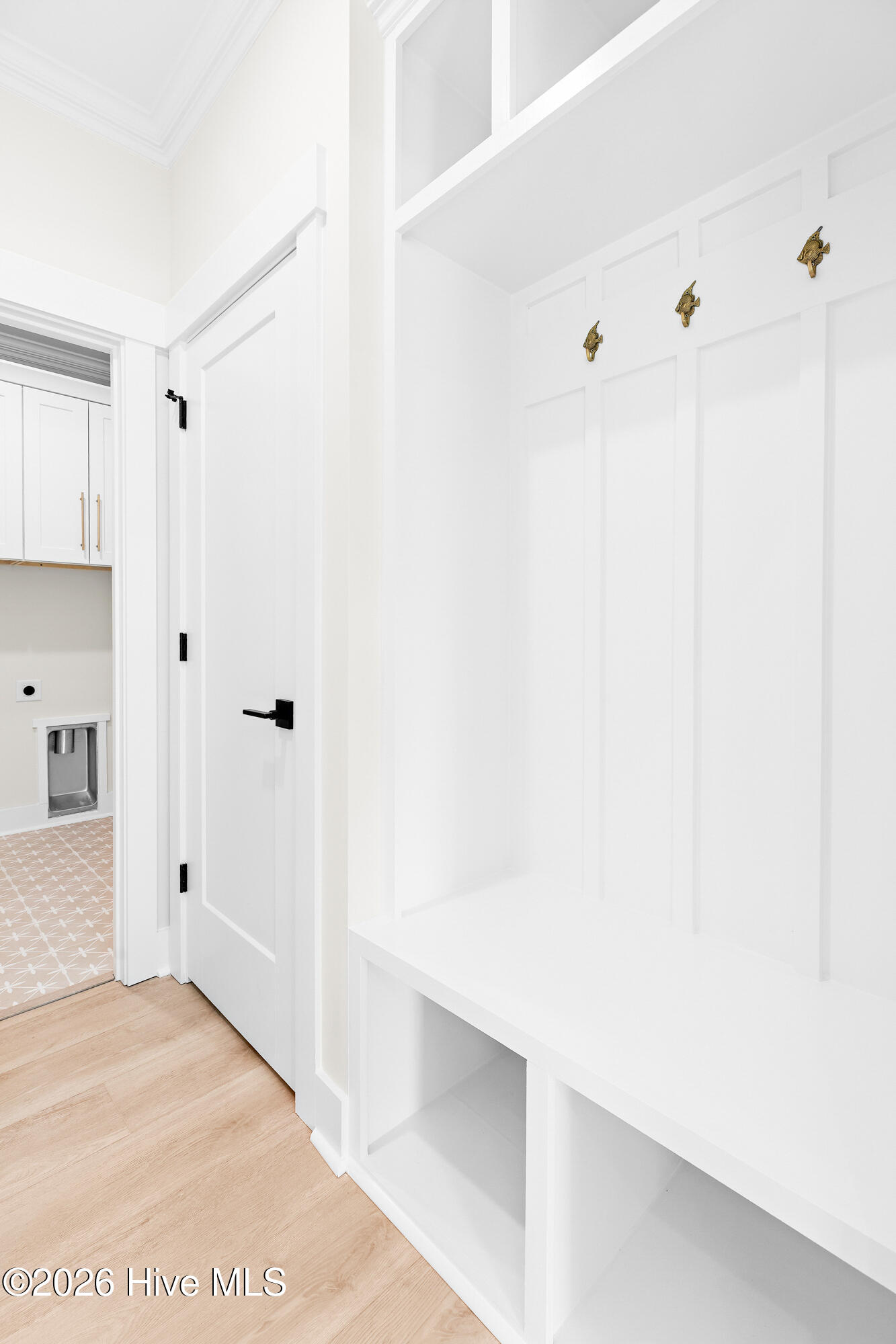 100561185 | Photo 21